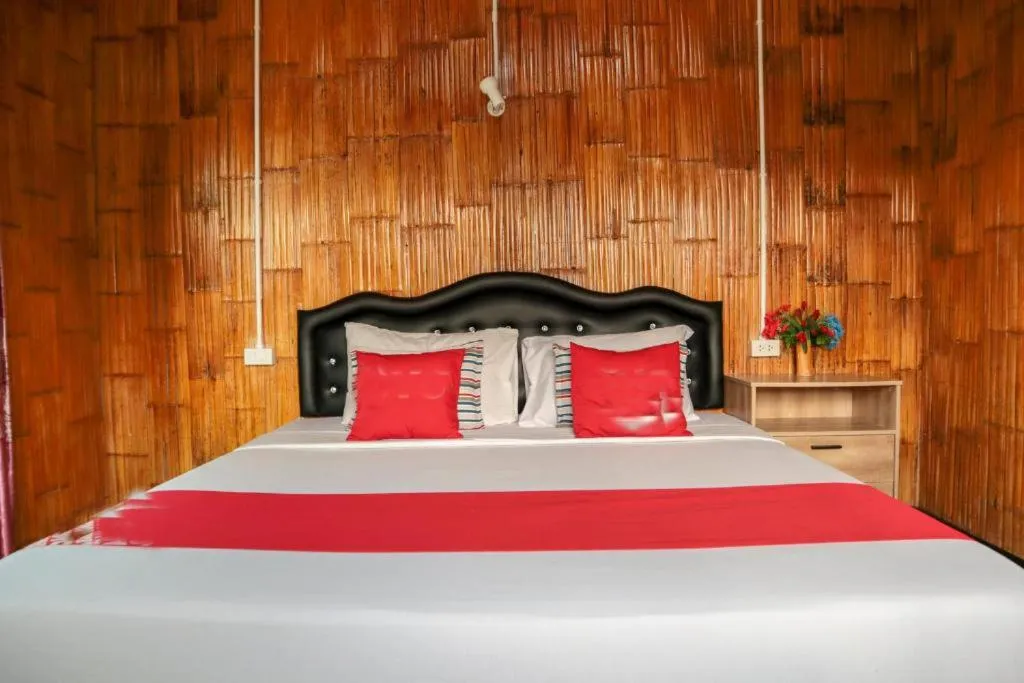 Bed in Chom Dao Resort