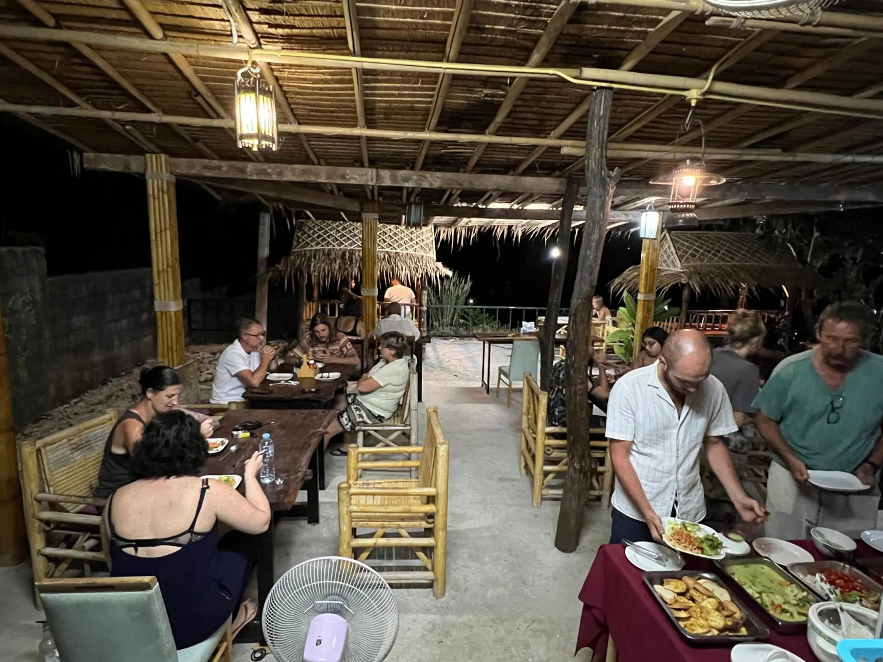 Restaurant/places to eat in Chom Dao Resort