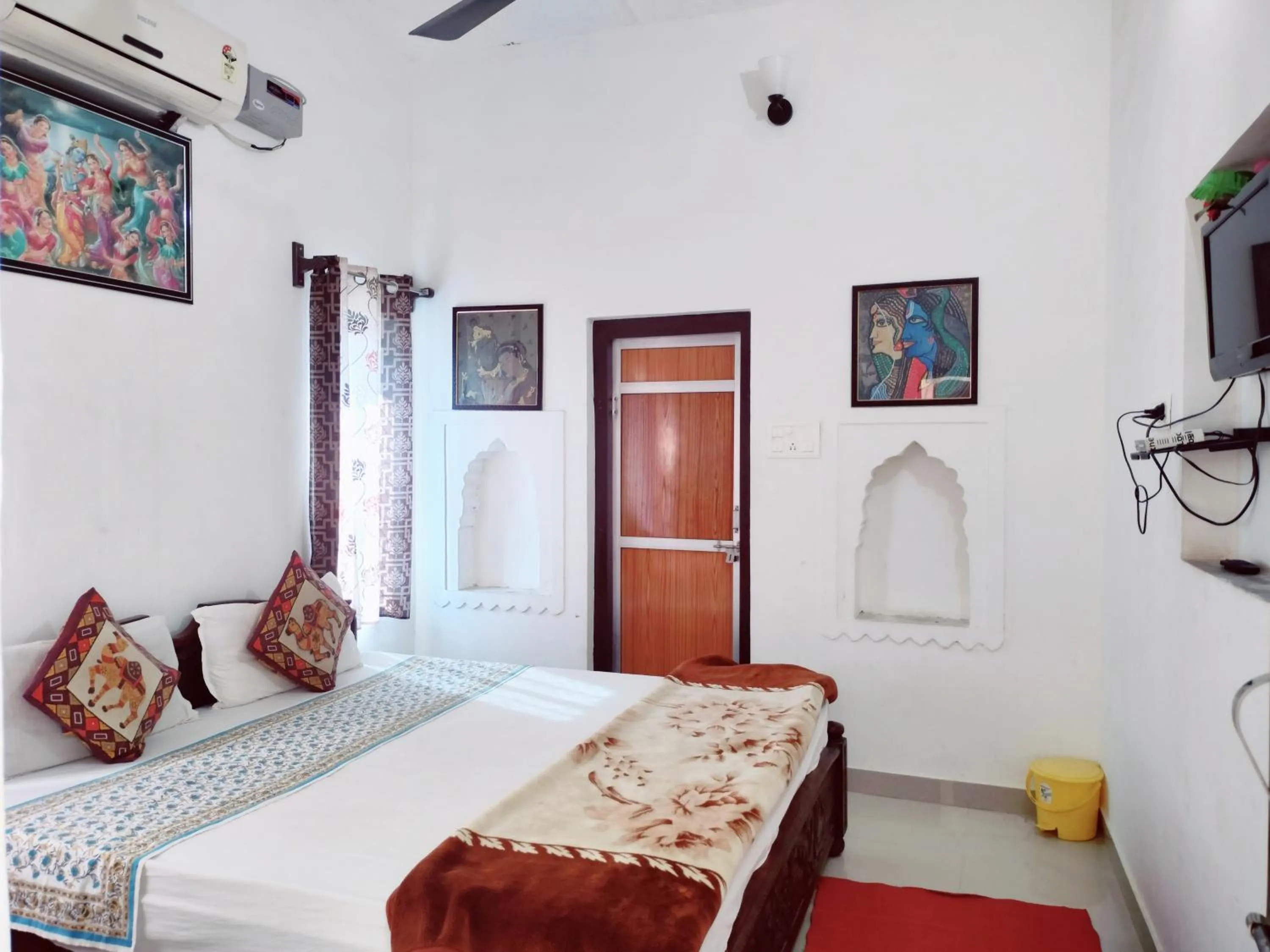 Bed in Hotel Mandawa Palace And Restaurent
