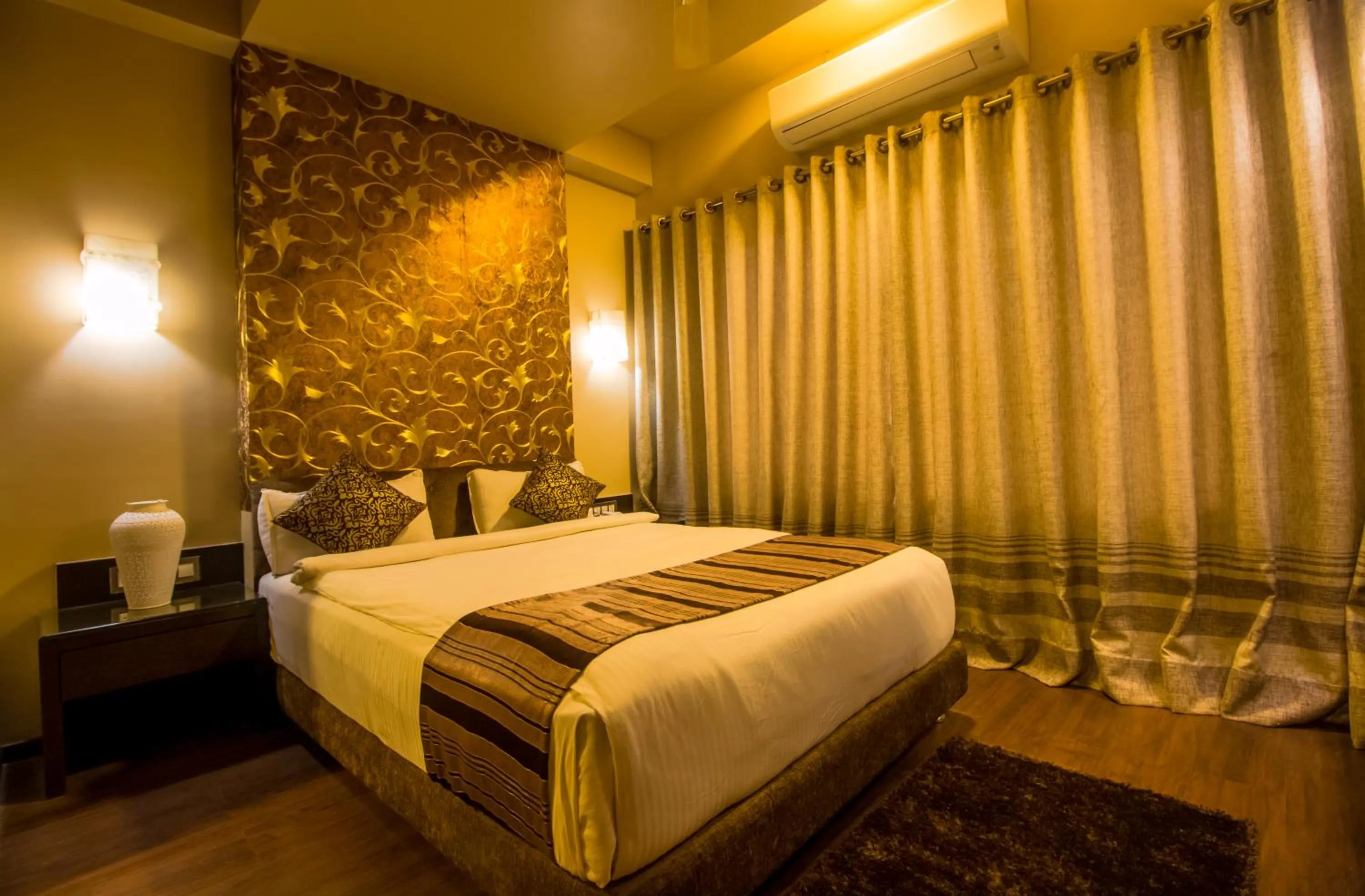 Bedroom, Bed in Hotel Mittal Paradise