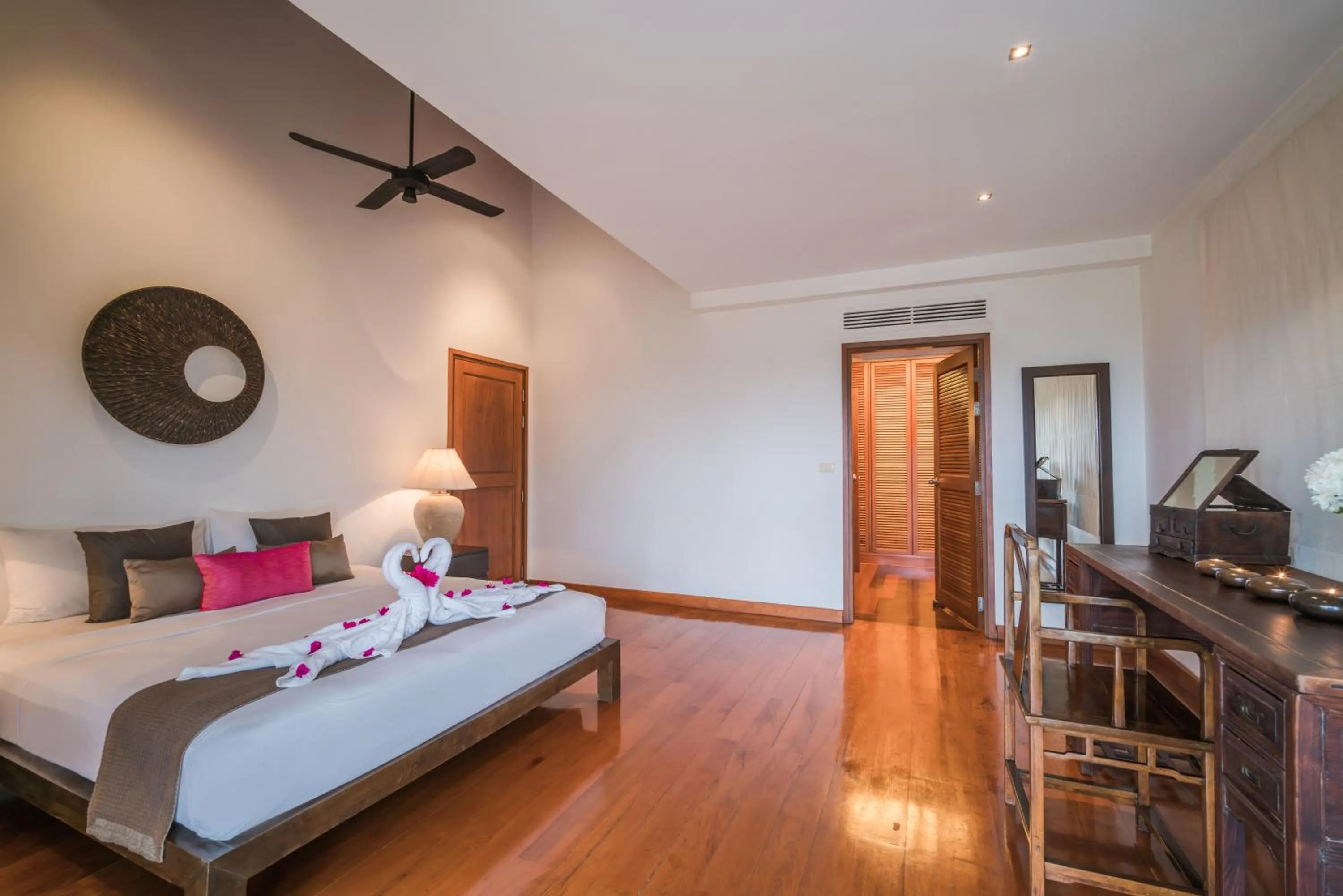 Bed in Vichuda Hills by RESAVA