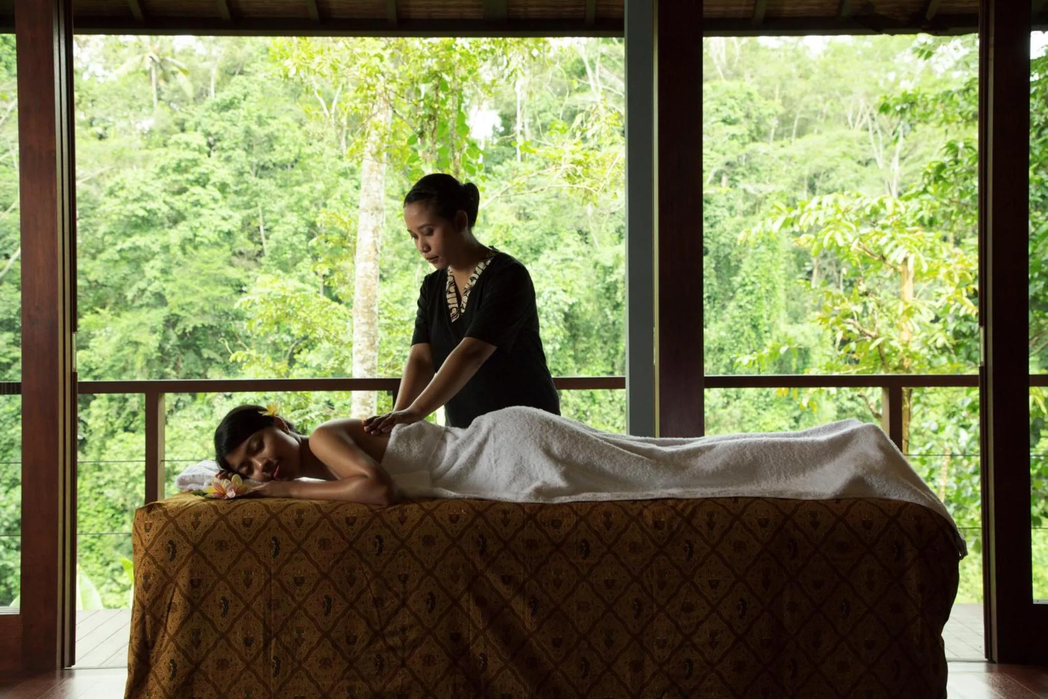 Massage in Hoshinoya Bali