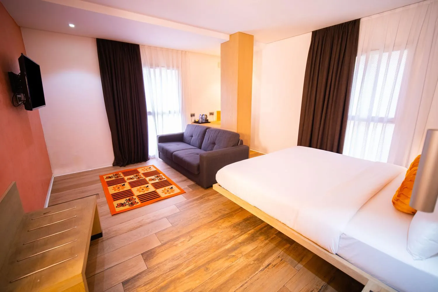 Bedroom, Bed in SV Chrome