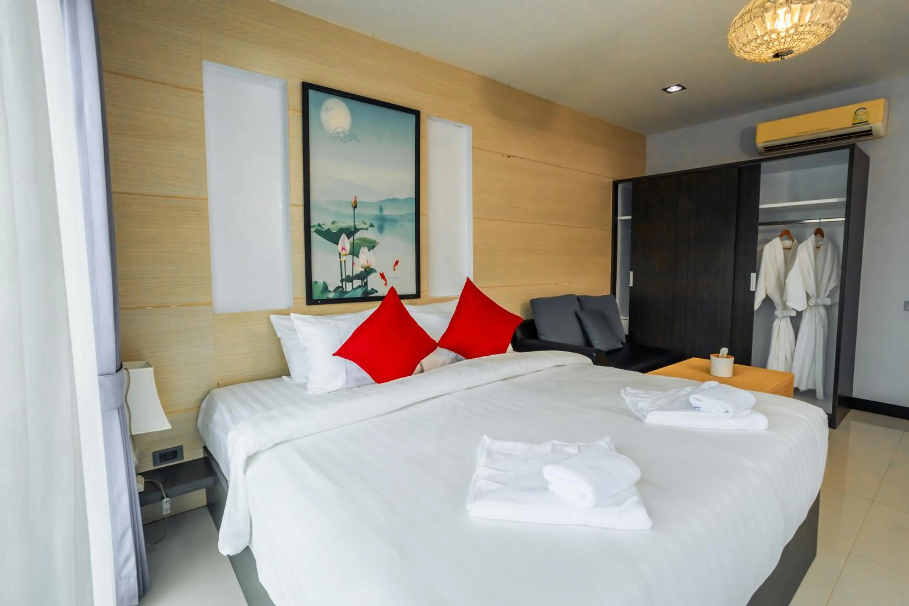 Photo of the whole room, Bed in The Lucky Beach Ao Nang