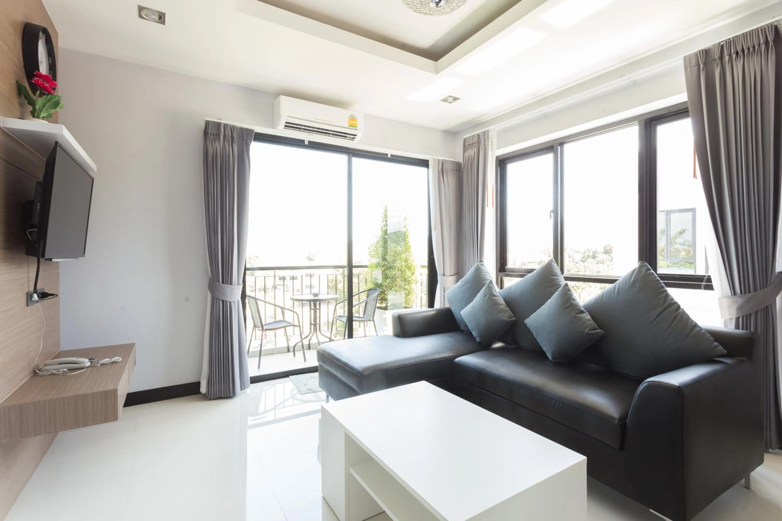 Communal lounge/ TV room in The Lucky Beach Ao Nang