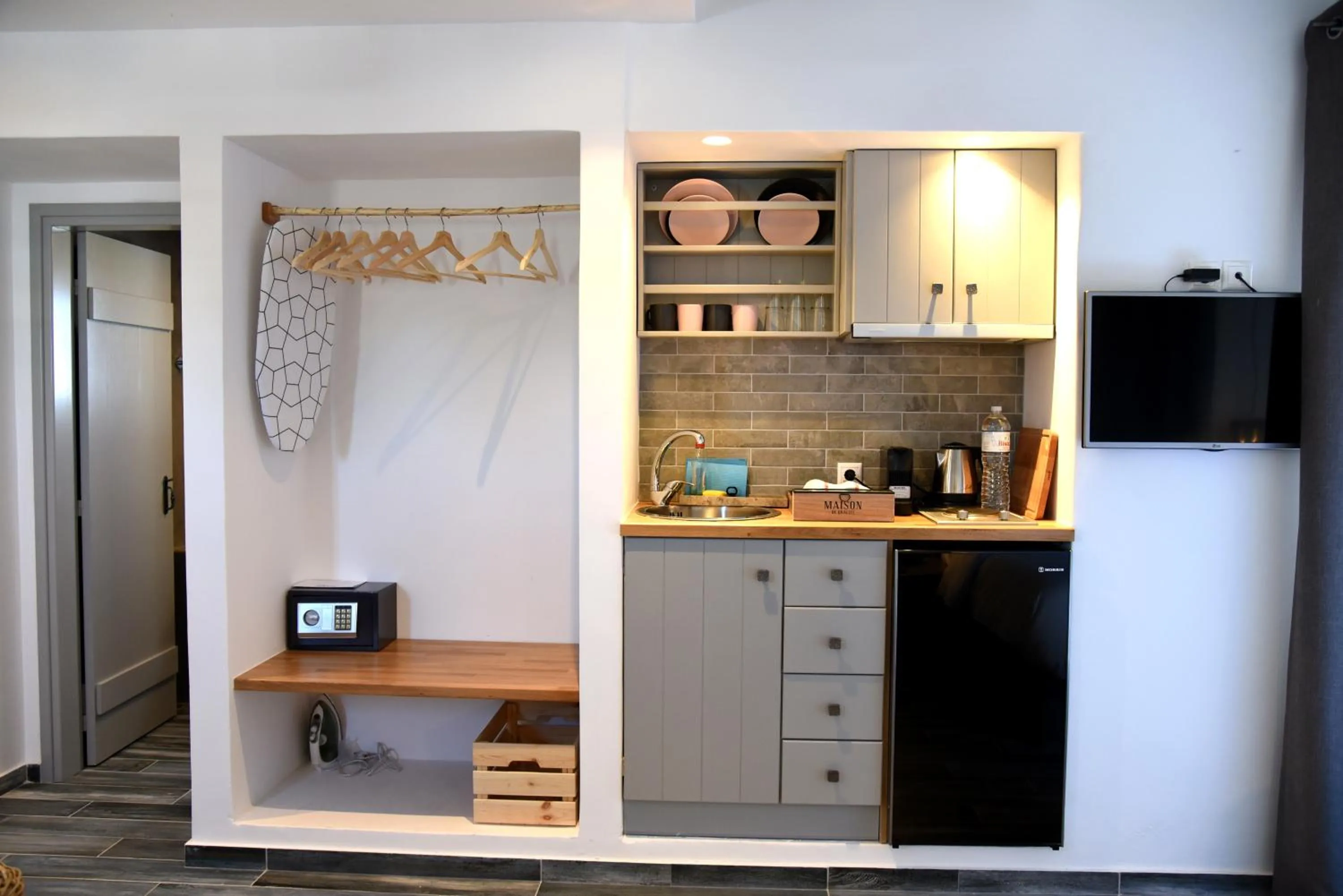 Aletro Cottage Houses