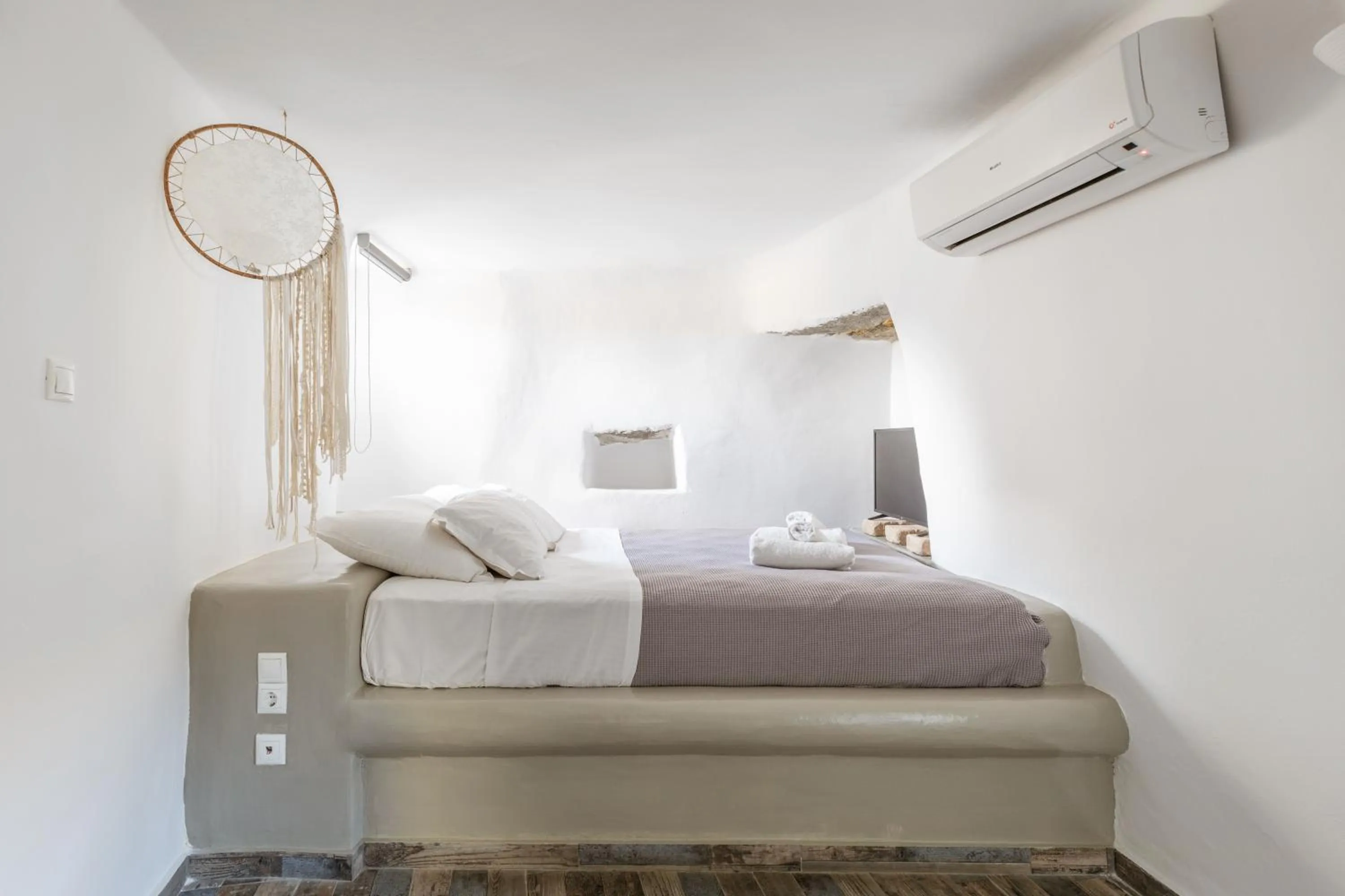 Aletro Cottage Houses