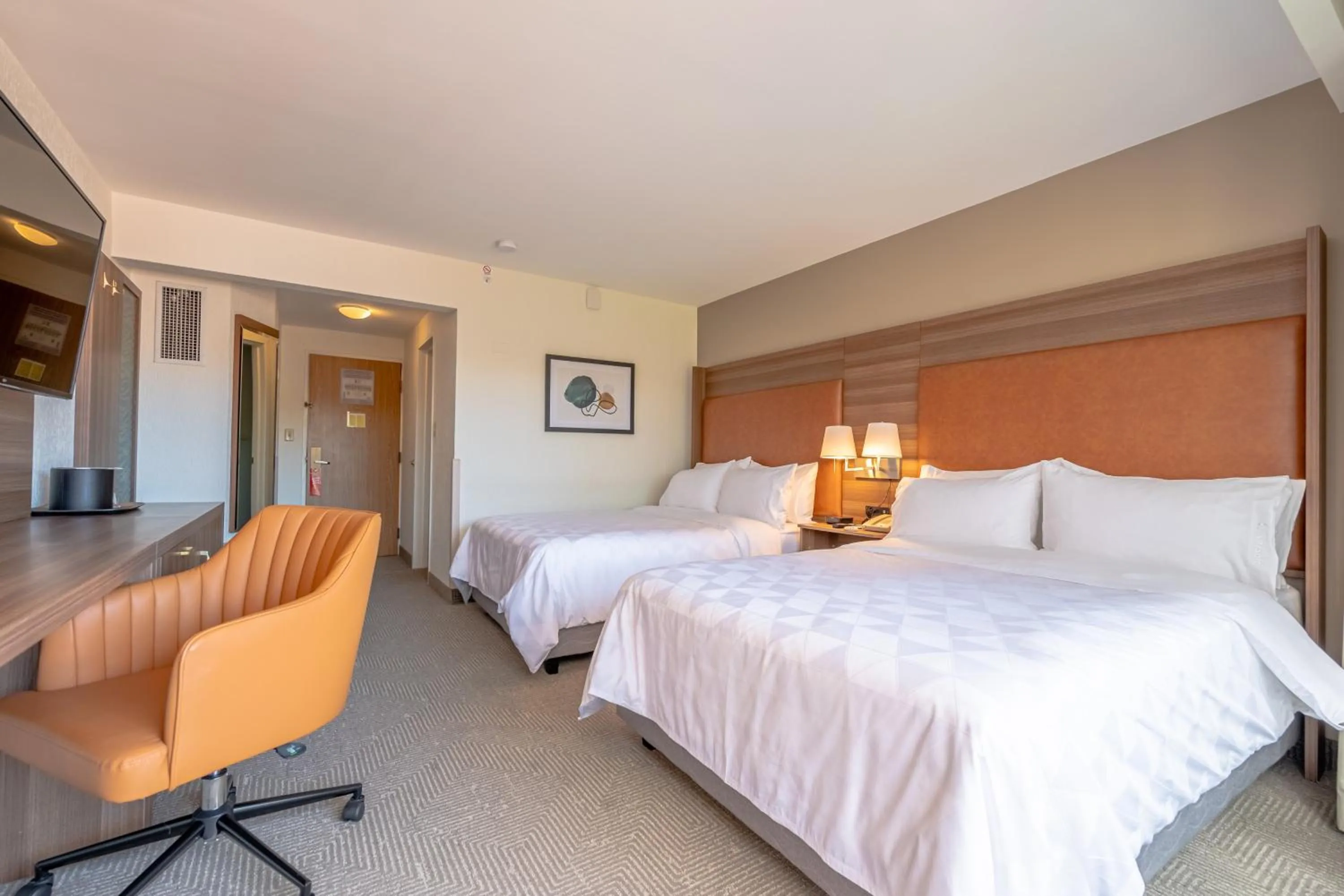 Photo of the whole room, Bed in Holiday Inn San Jose La Sabana by IHG