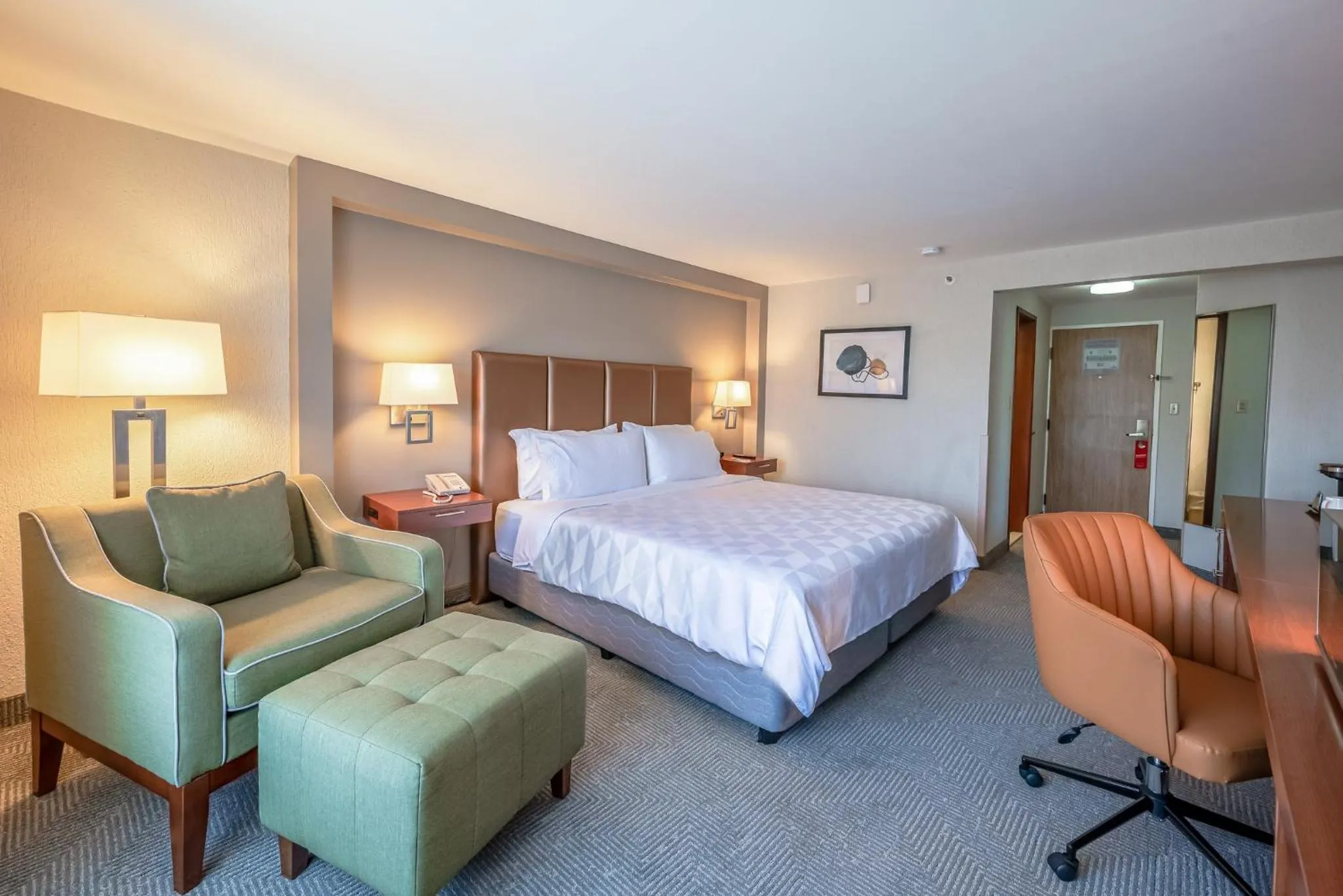 Photo of the whole room, Bed in Holiday Inn San Jose La Sabana by IHG