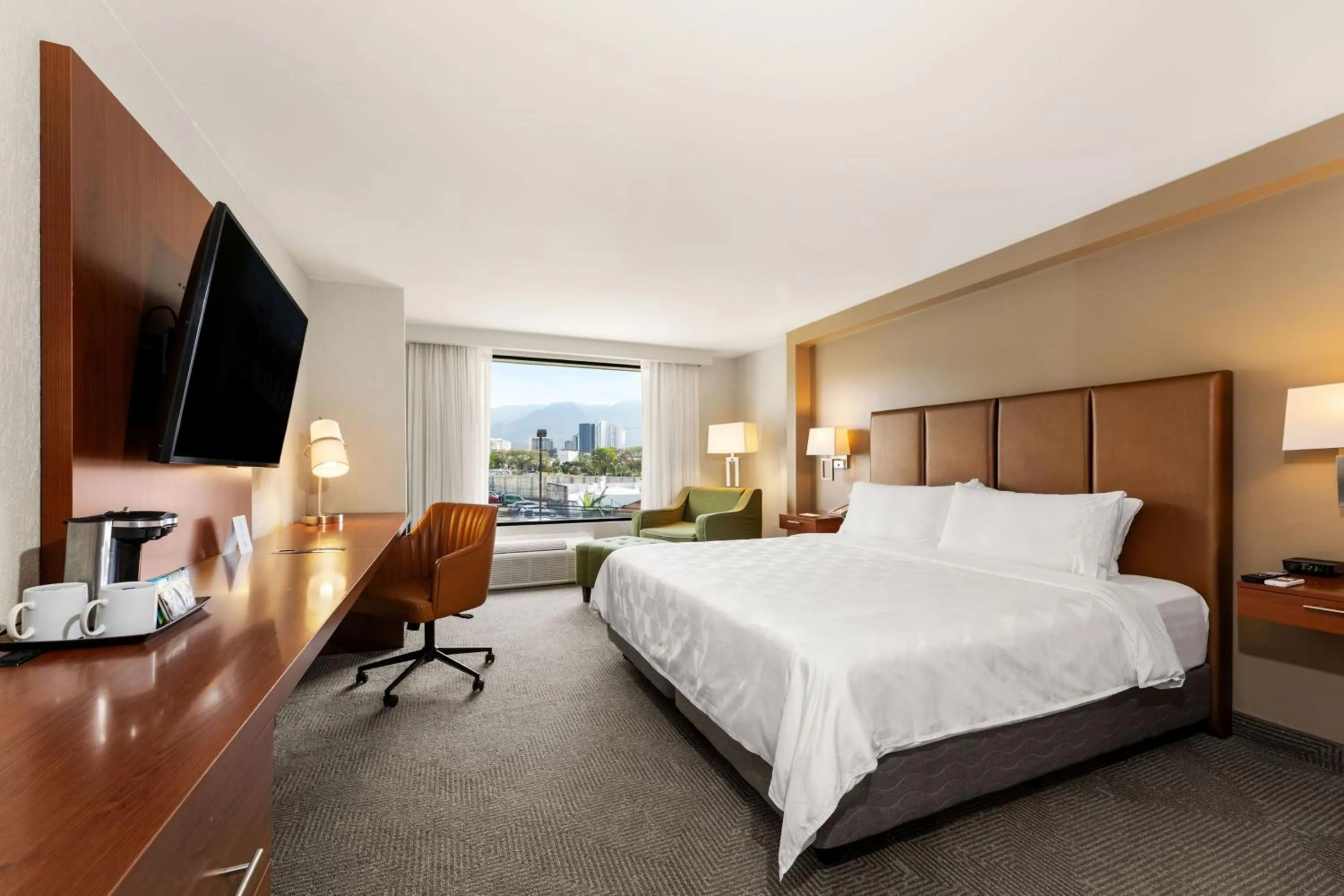 Photo of the whole room, Bed in Holiday Inn San Jose La Sabana by IHG