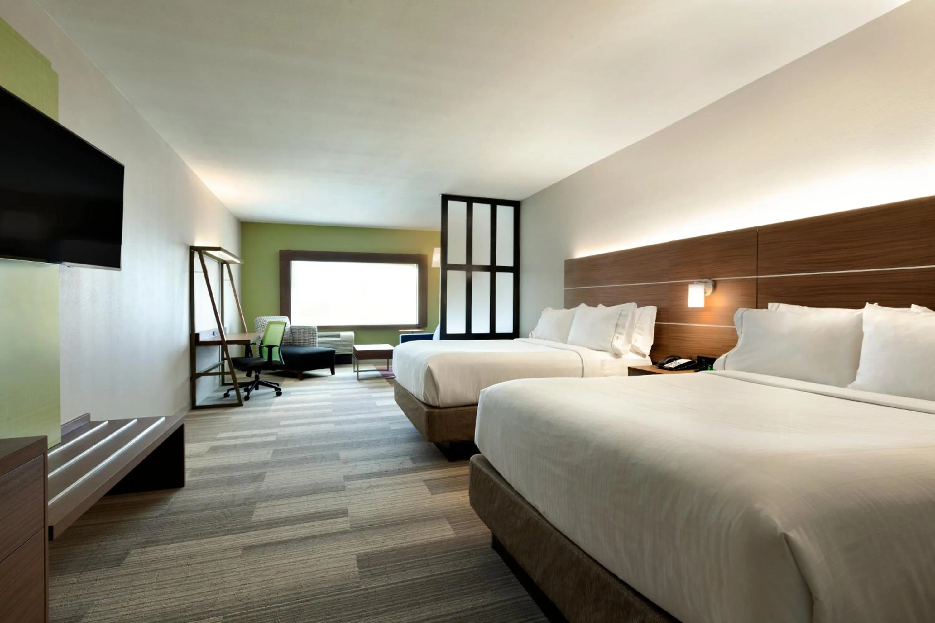 Photo of the whole room, Bed in Holiday Inn Express & Suites - McAllen - Medical Center Area by IHG