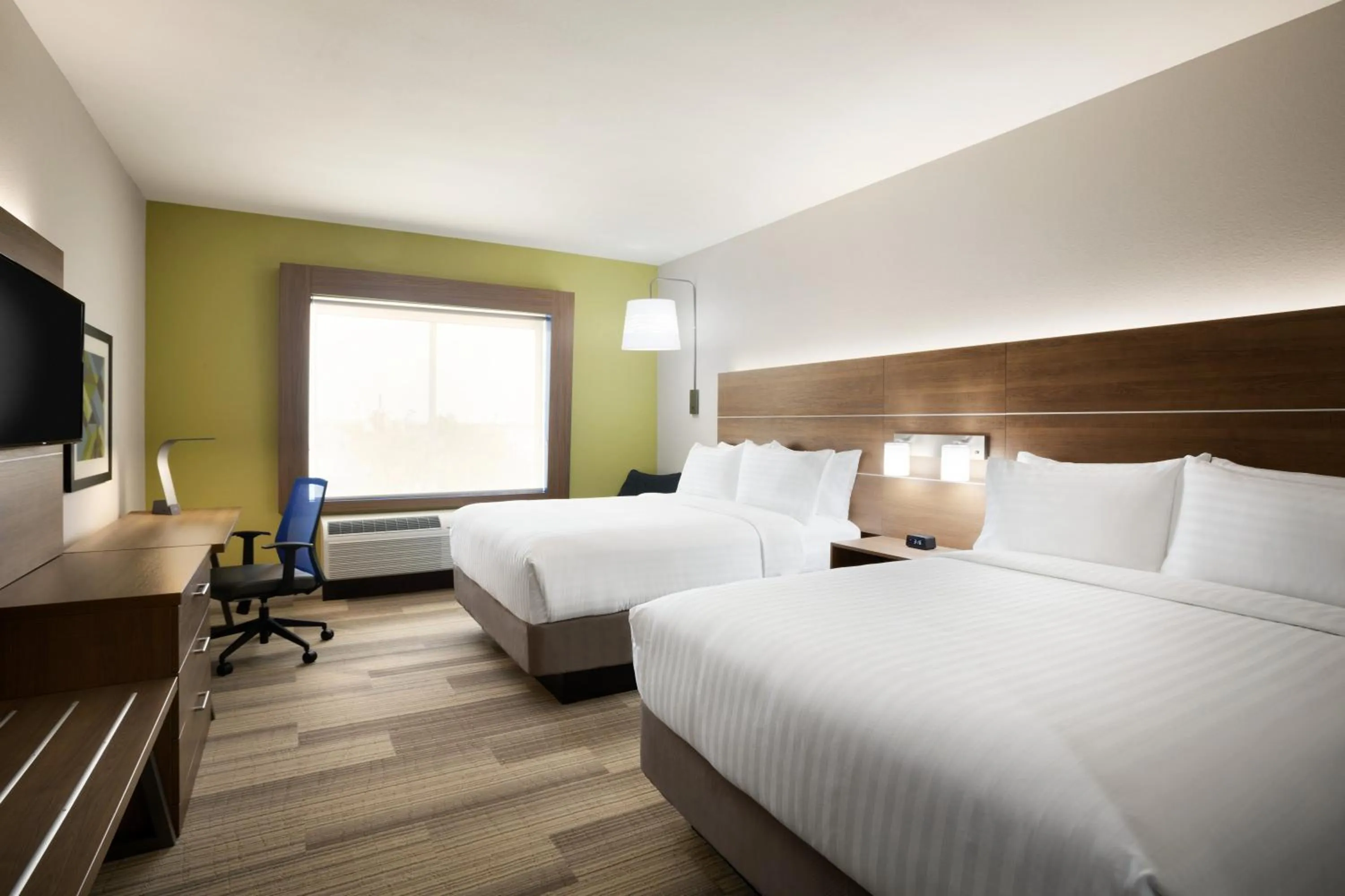 Photo of the whole room, Bed in Holiday Inn Express & Suites - McAllen - Medical Center Area by IHG
