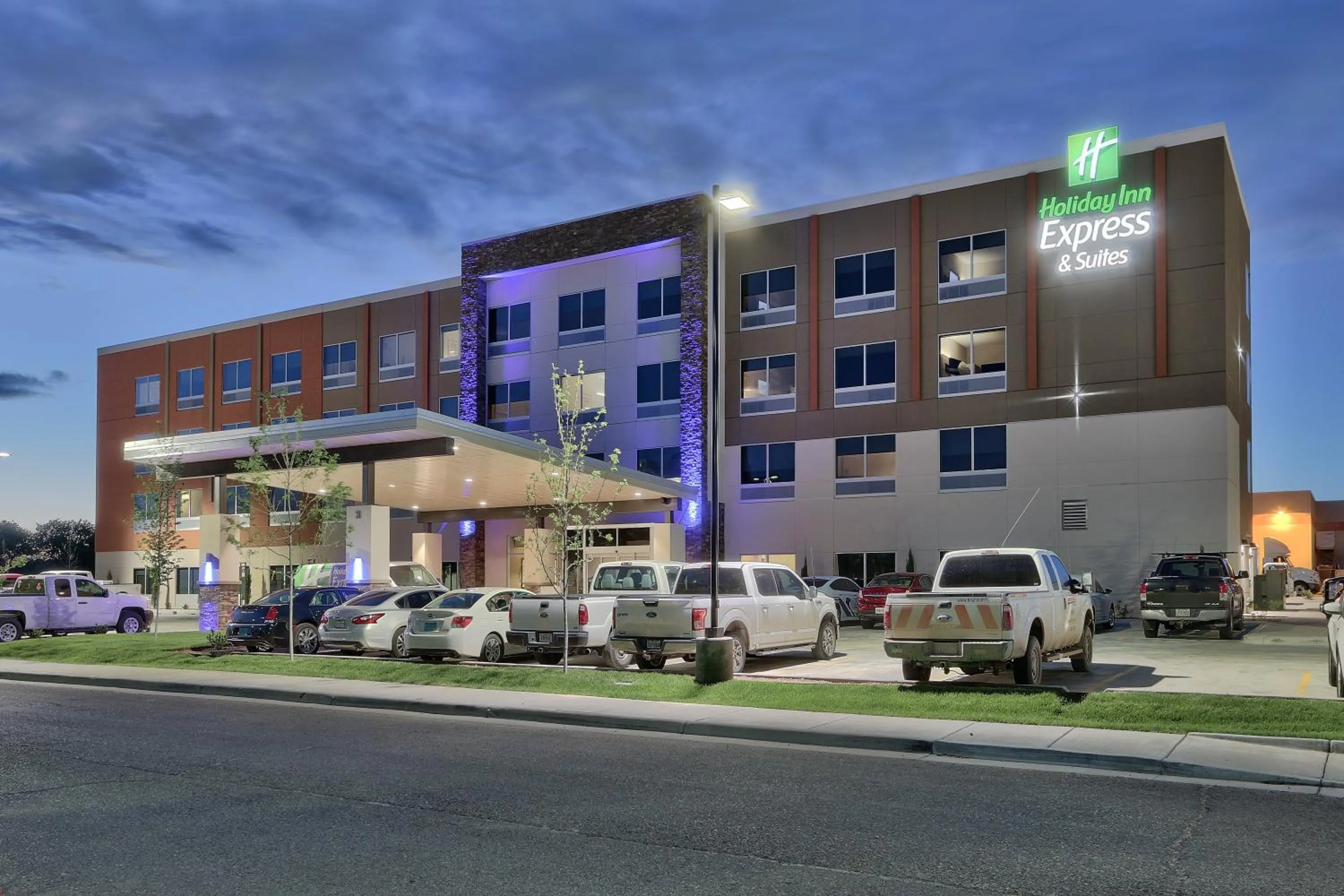 Property building in Holiday Inn Express & Suites - Roswell by IHG