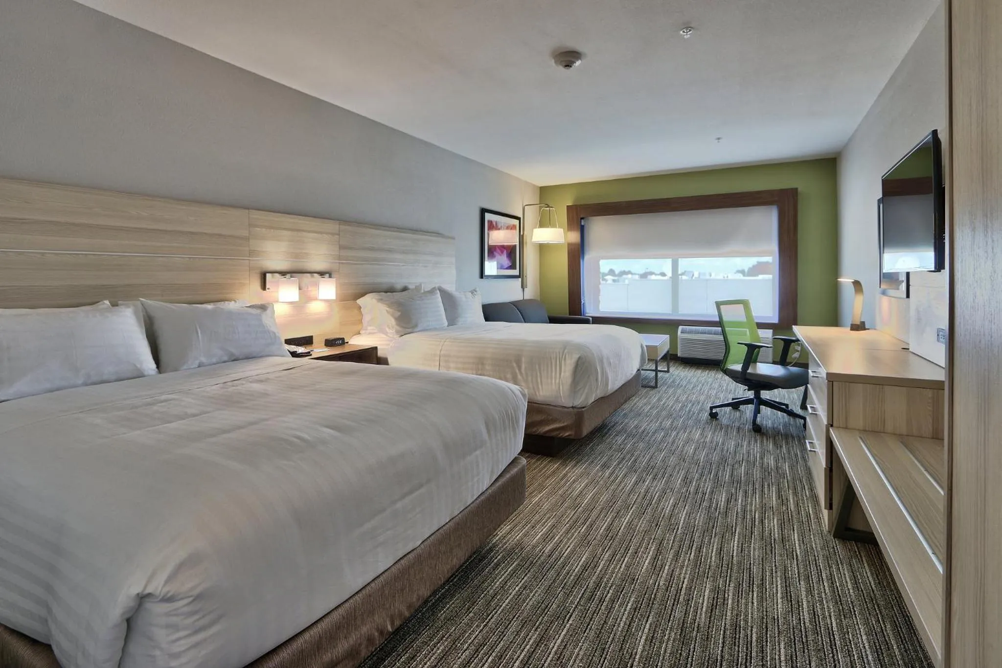 Photo of the whole room, Bed in Holiday Inn Express & Suites - Roswell by IHG