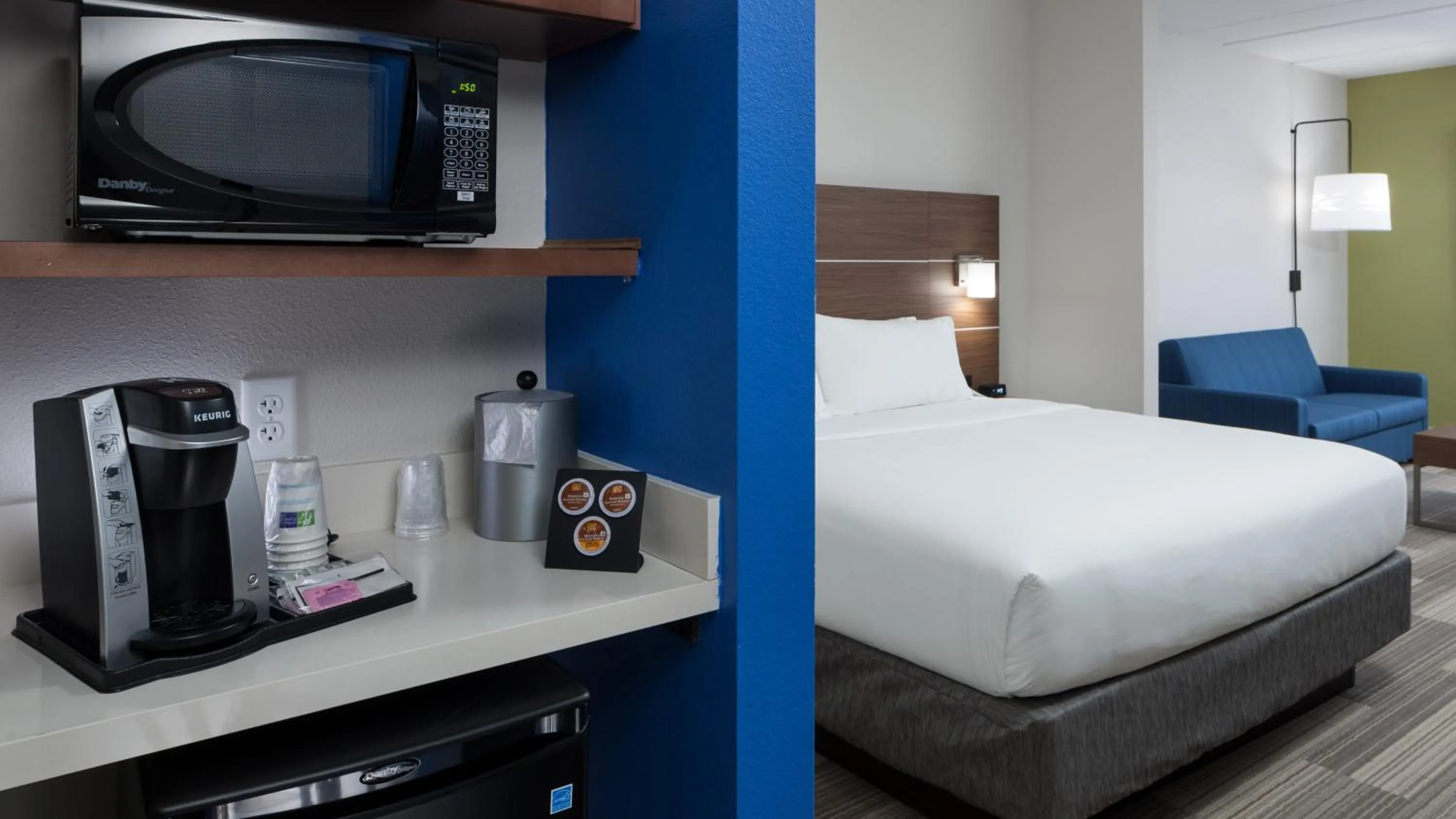 Photo of the whole room, Bed in Holiday Inn Express & Suites Orlando At SeaWorld by IHG - With Free Shuttle Service to SeaWorld Parks