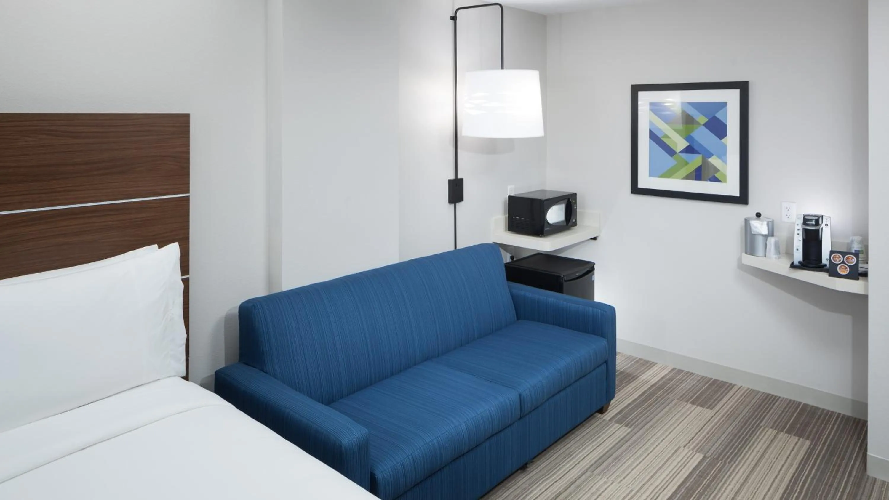 Bedroom, Bed in Holiday Inn Express & Suites Orlando At SeaWorld by IHG - With Free Shuttle Service to SeaWorld Parks