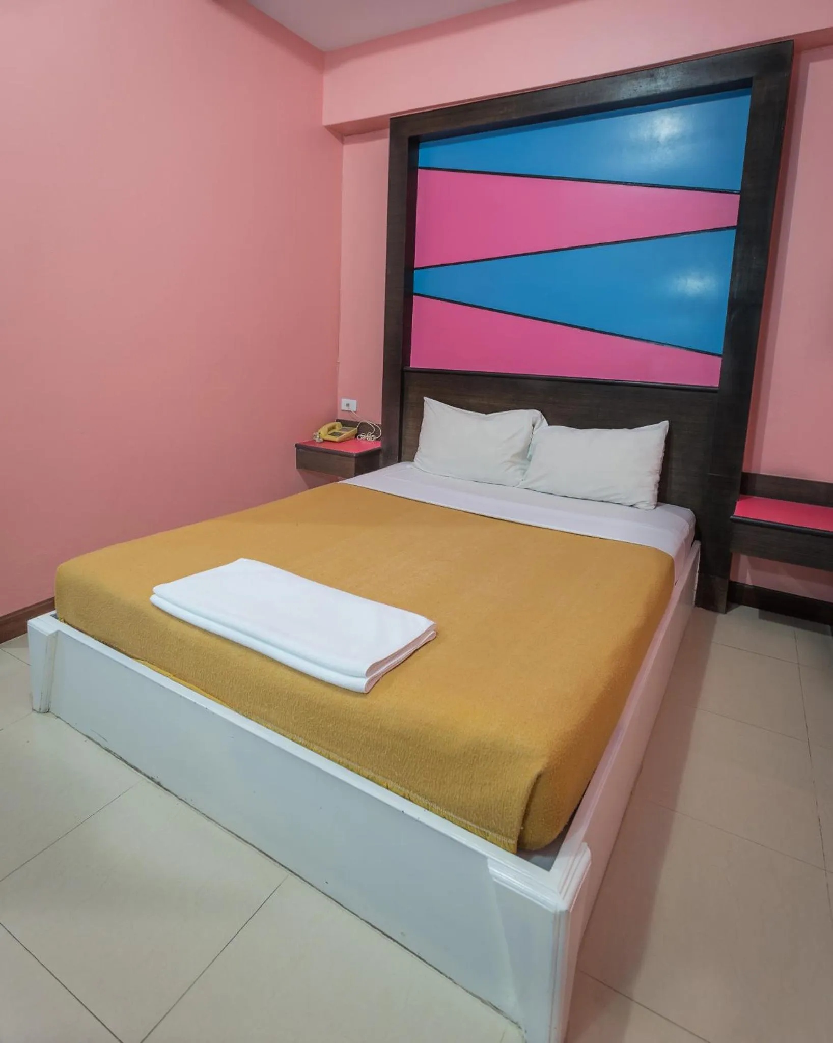 Bedroom, Bed in Grand Leo Hotel