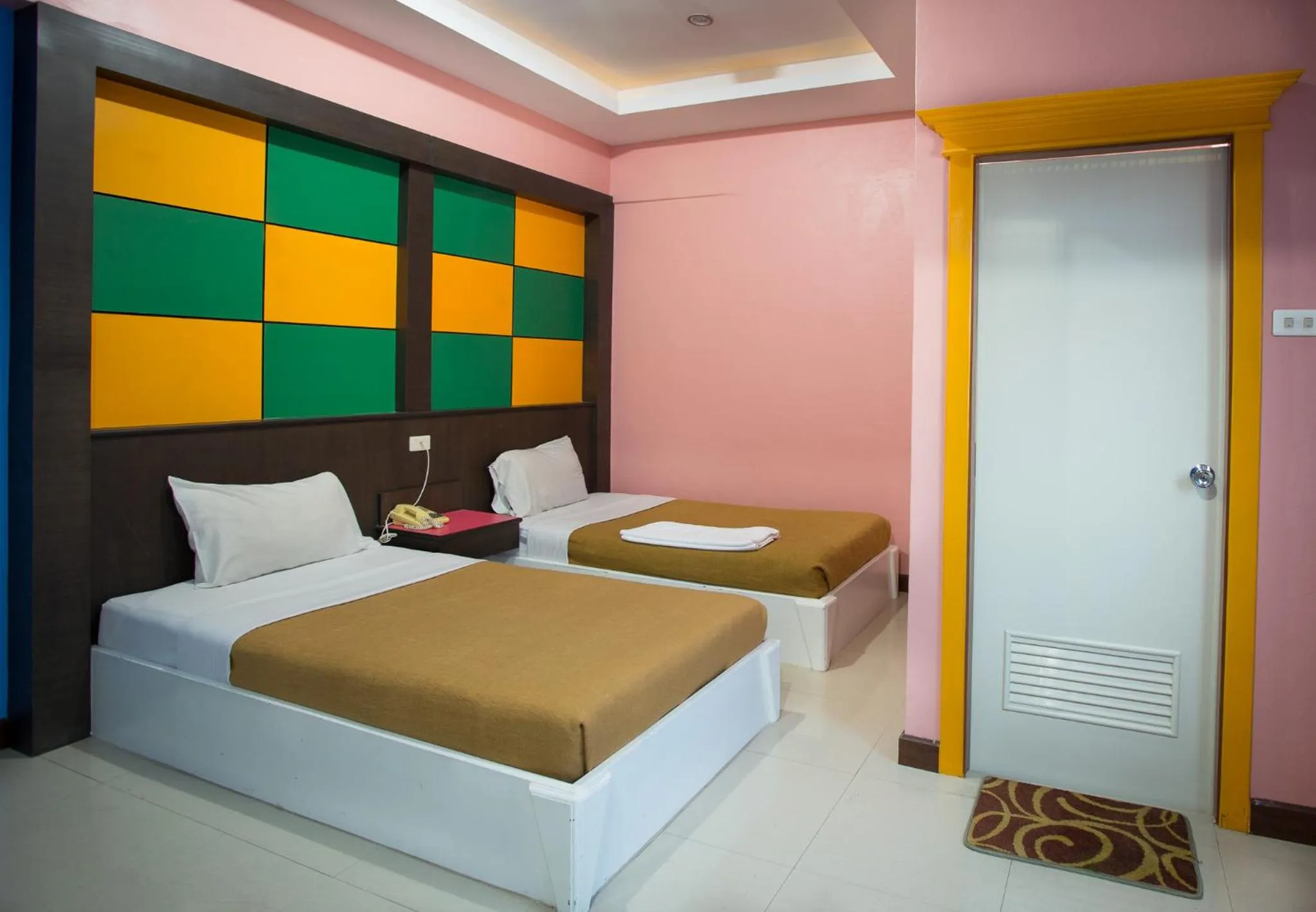 Bedroom, Bed in Grand Leo Hotel