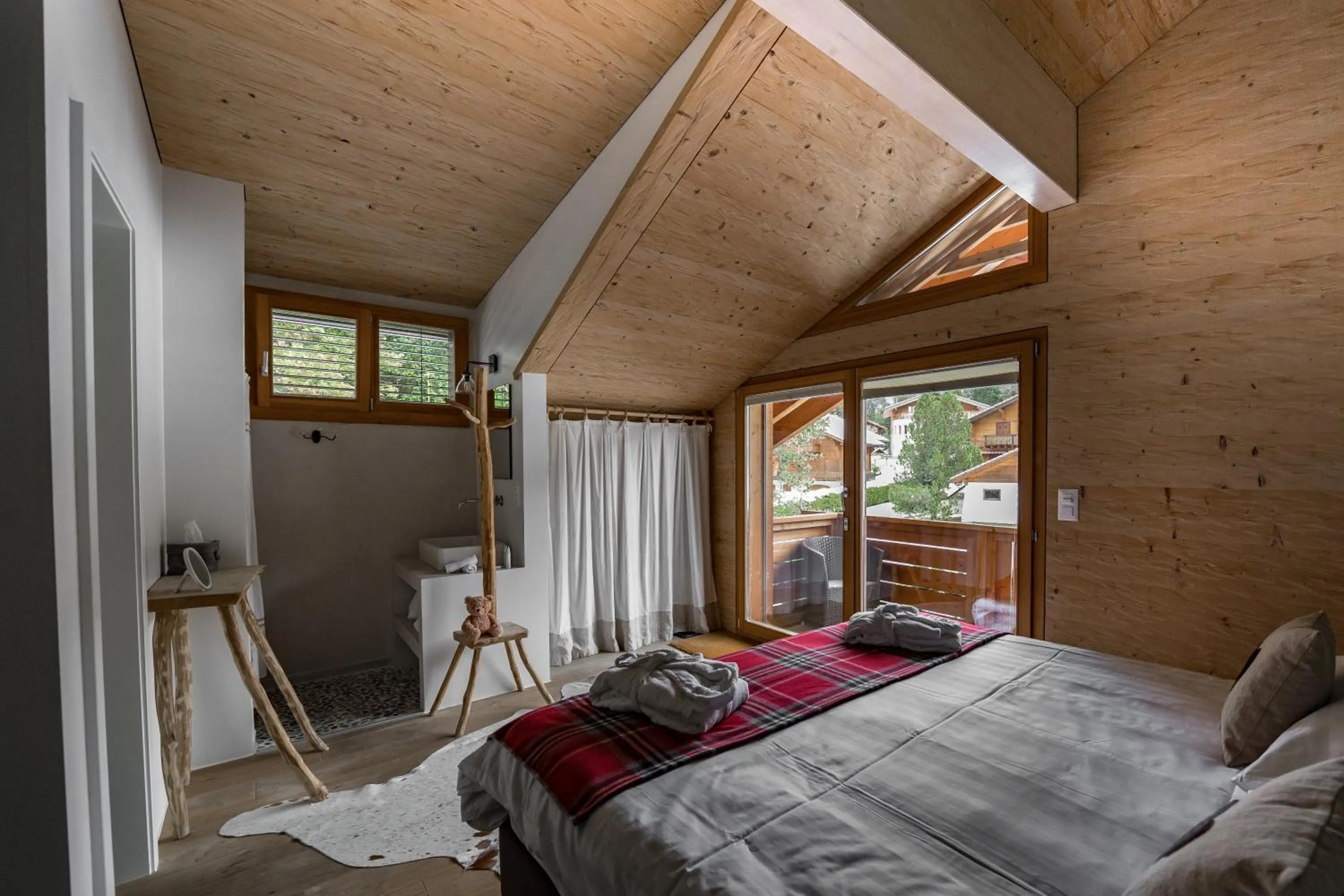 Restaurant/places to eat, Bed in Les Mazots du Clos