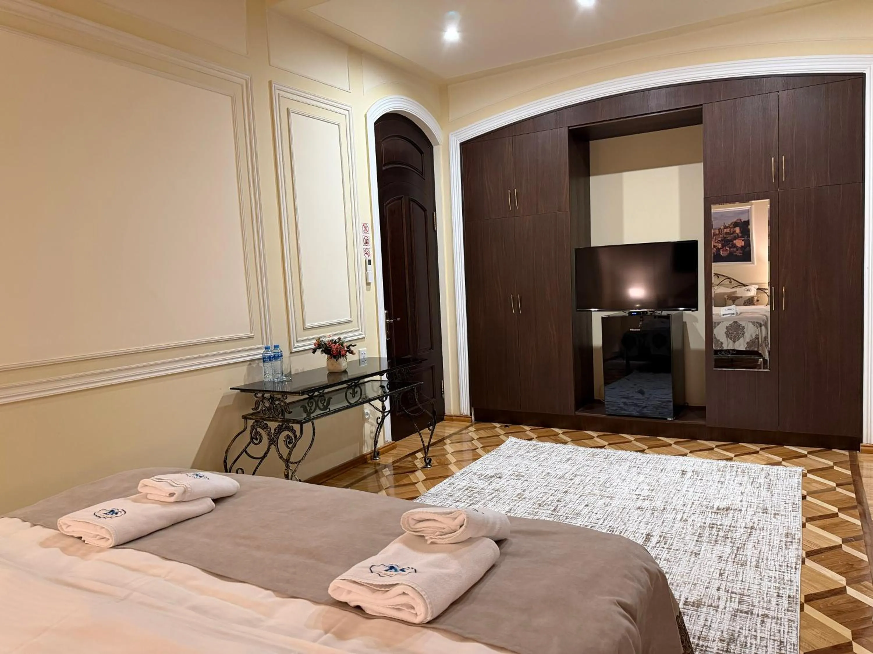 Bedroom, Bed in S&L Boutique Hotel