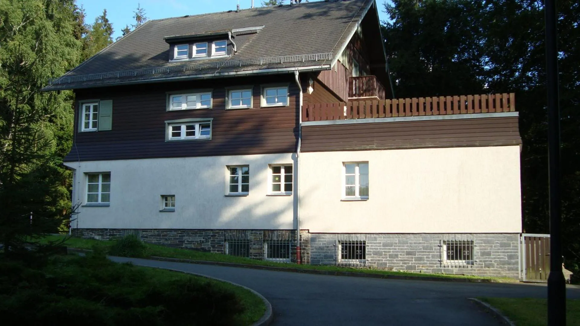 Property building in Zollhaus