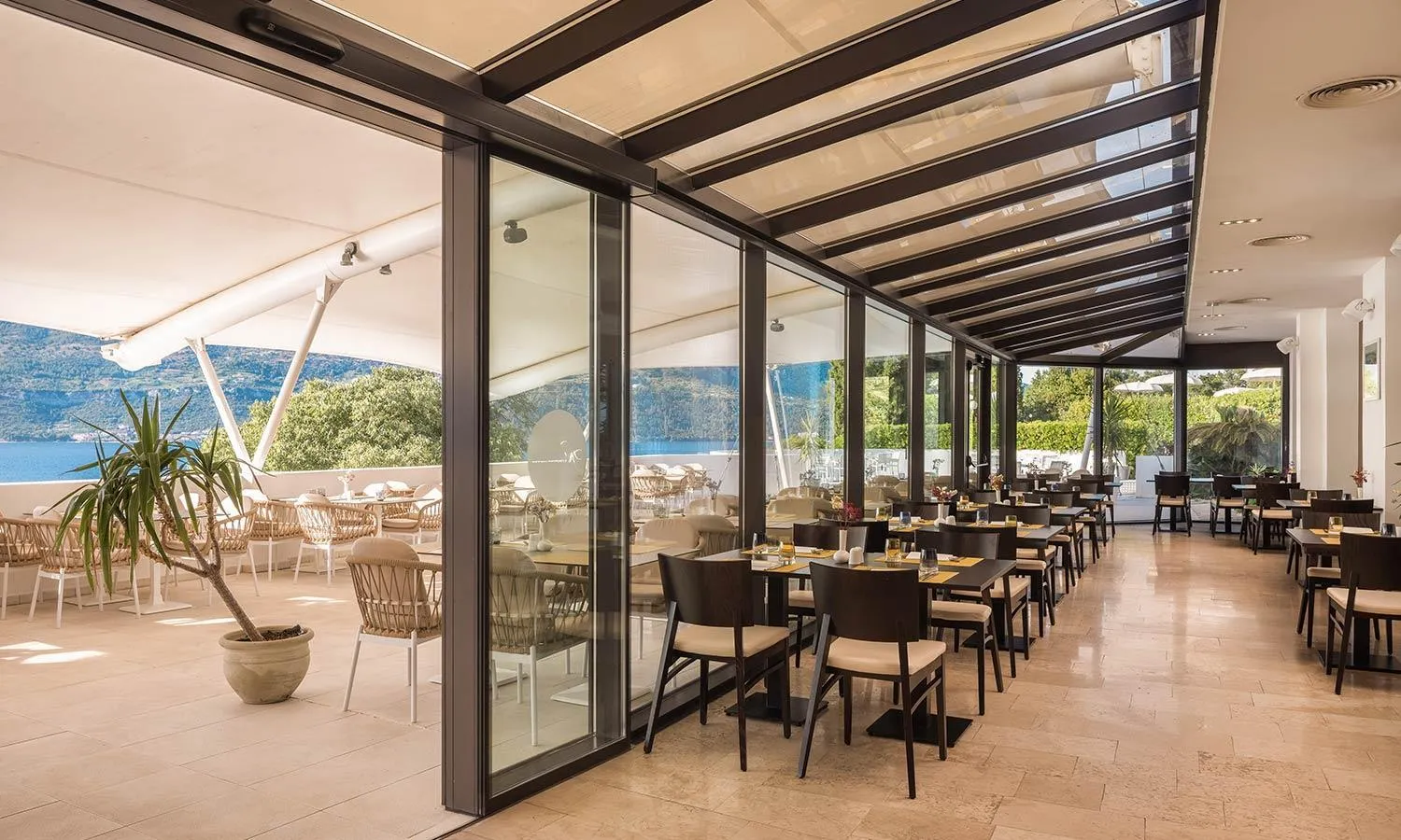 Restaurant/places to eat in Aminess Younique Liburna Hotel