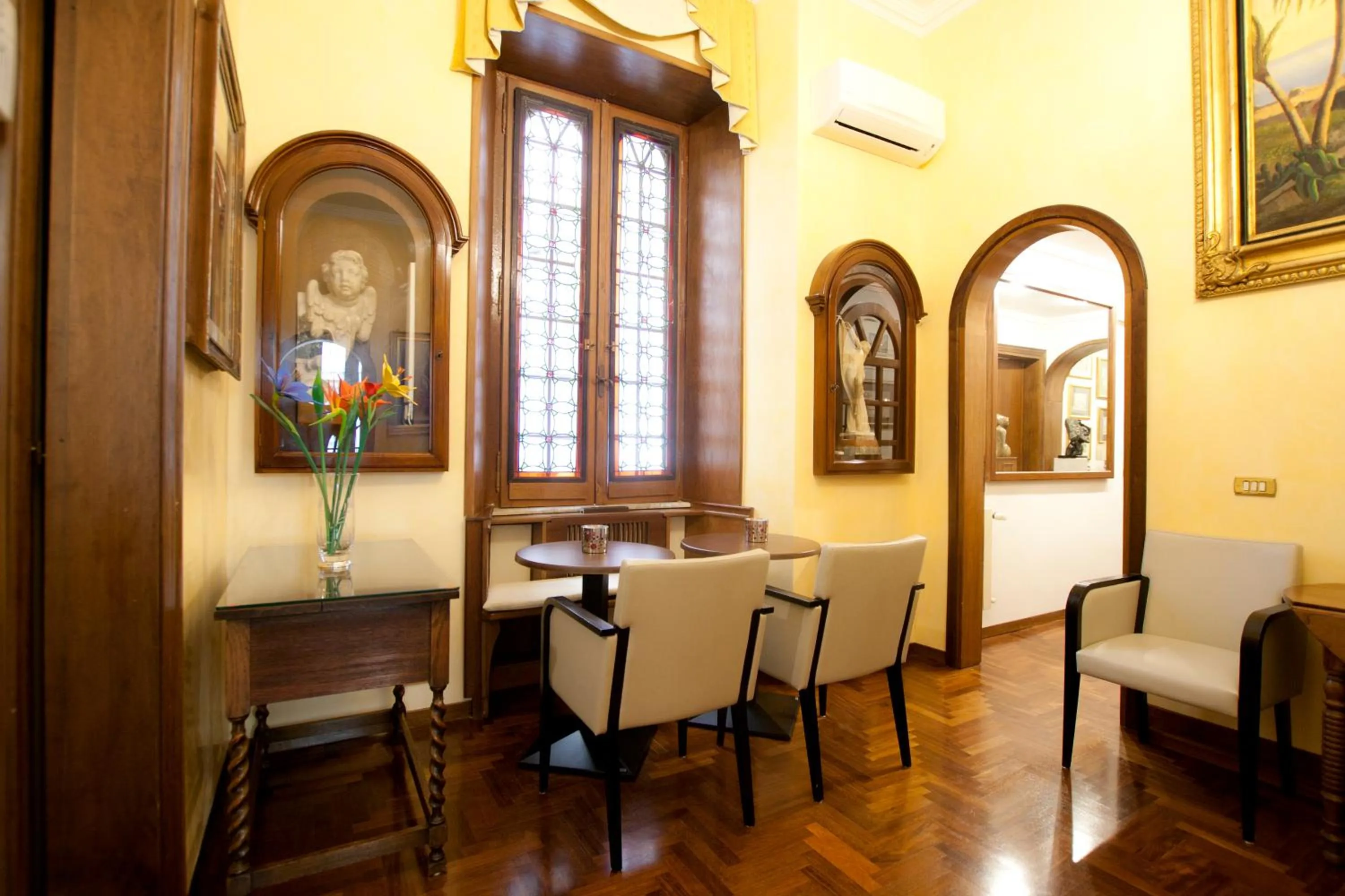 Communal lounge/ TV room in Guesthouse Borromeo Roma