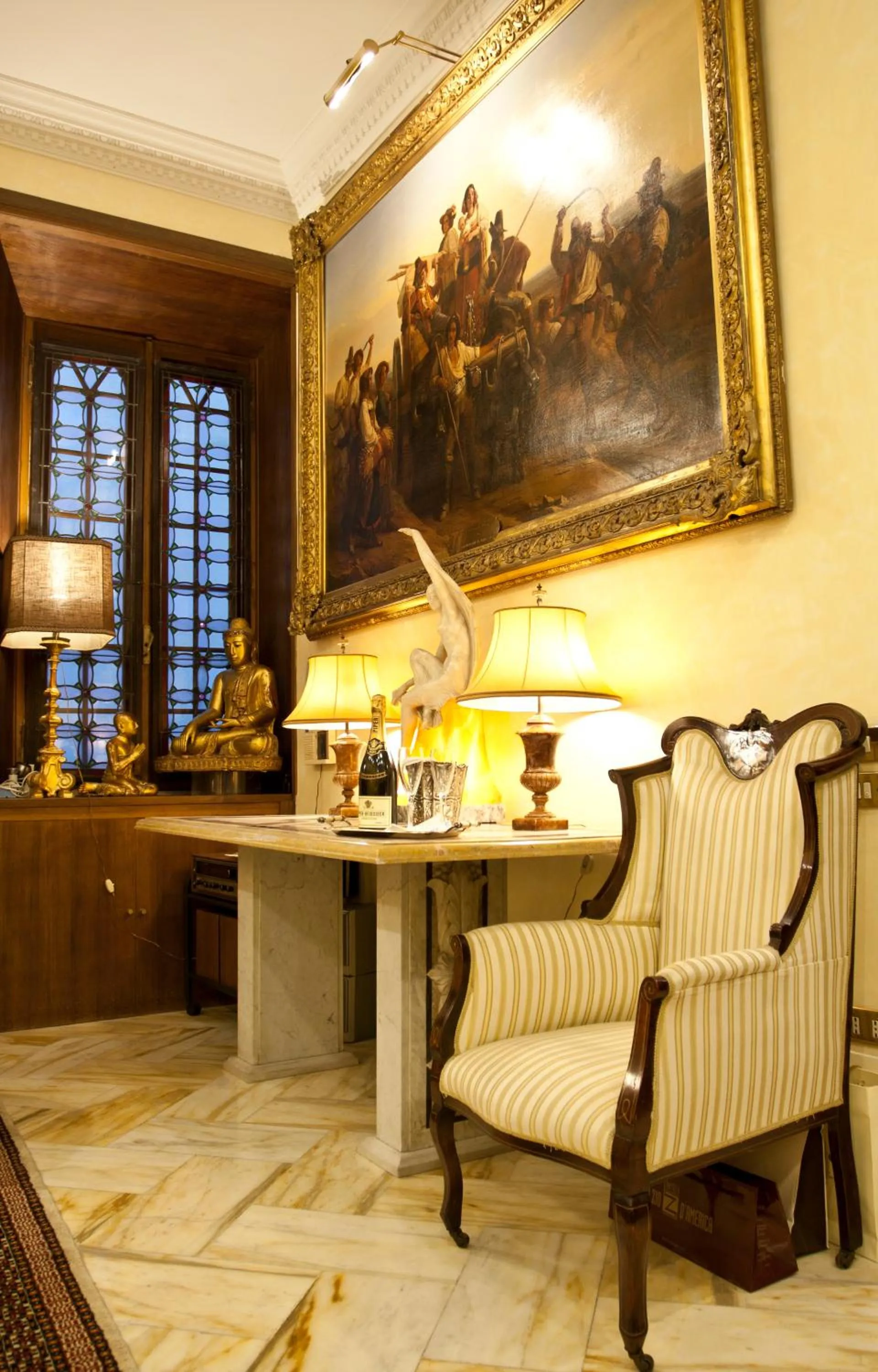 Communal lounge/ TV room in Guesthouse Borromeo Roma