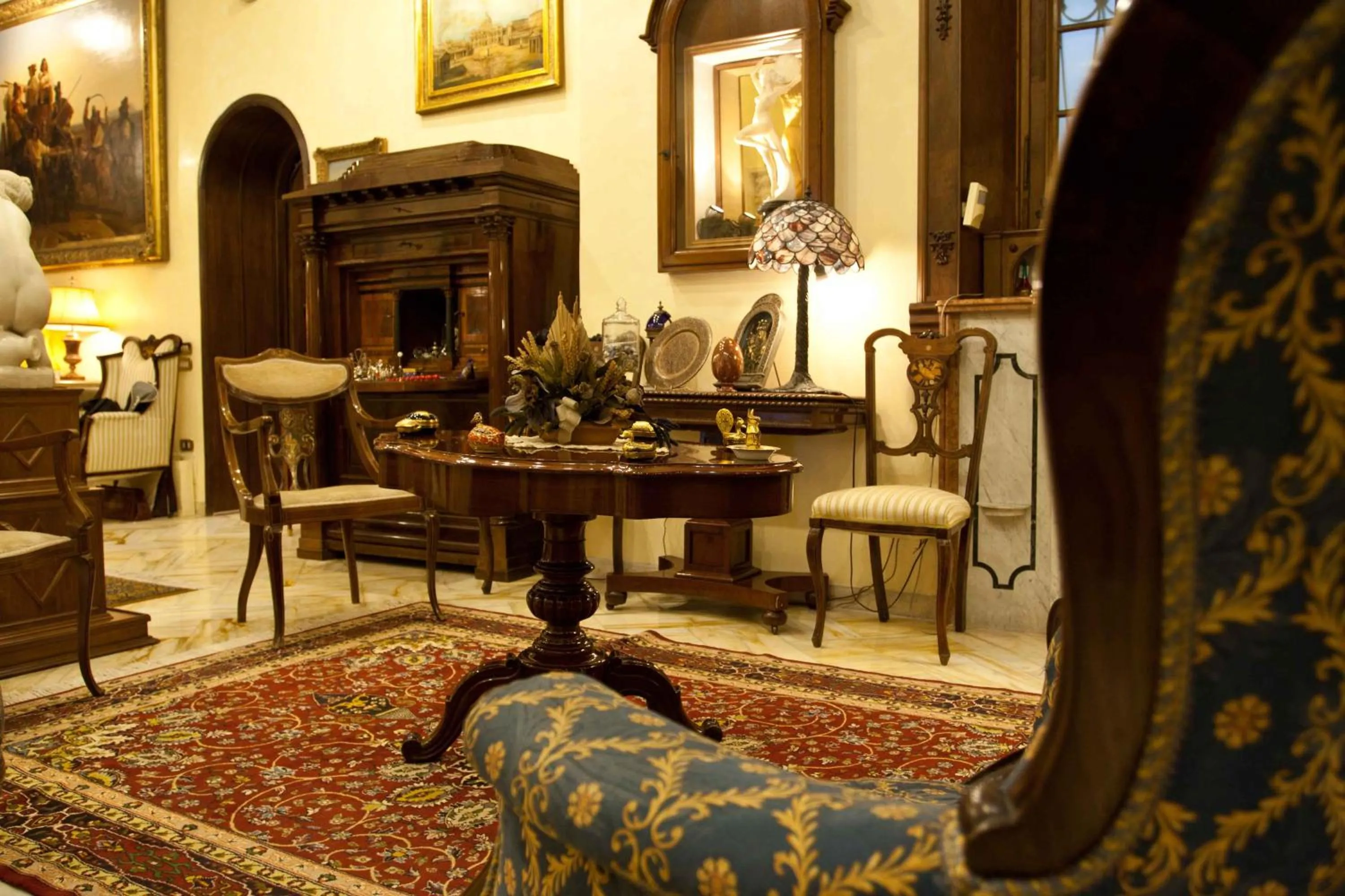 Communal lounge/ TV room in Guesthouse Borromeo Roma