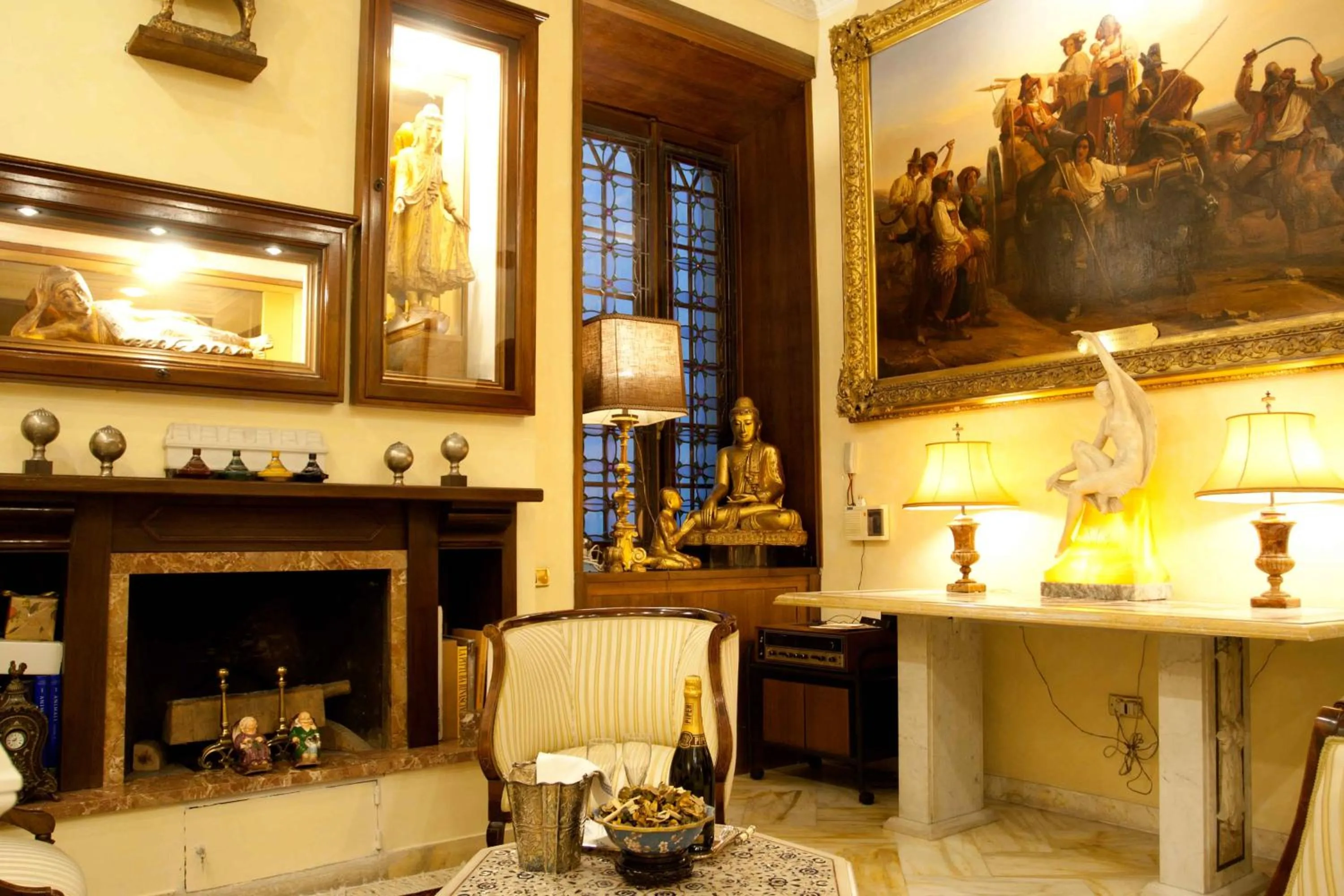 Communal lounge/ TV room in Guesthouse Borromeo Roma