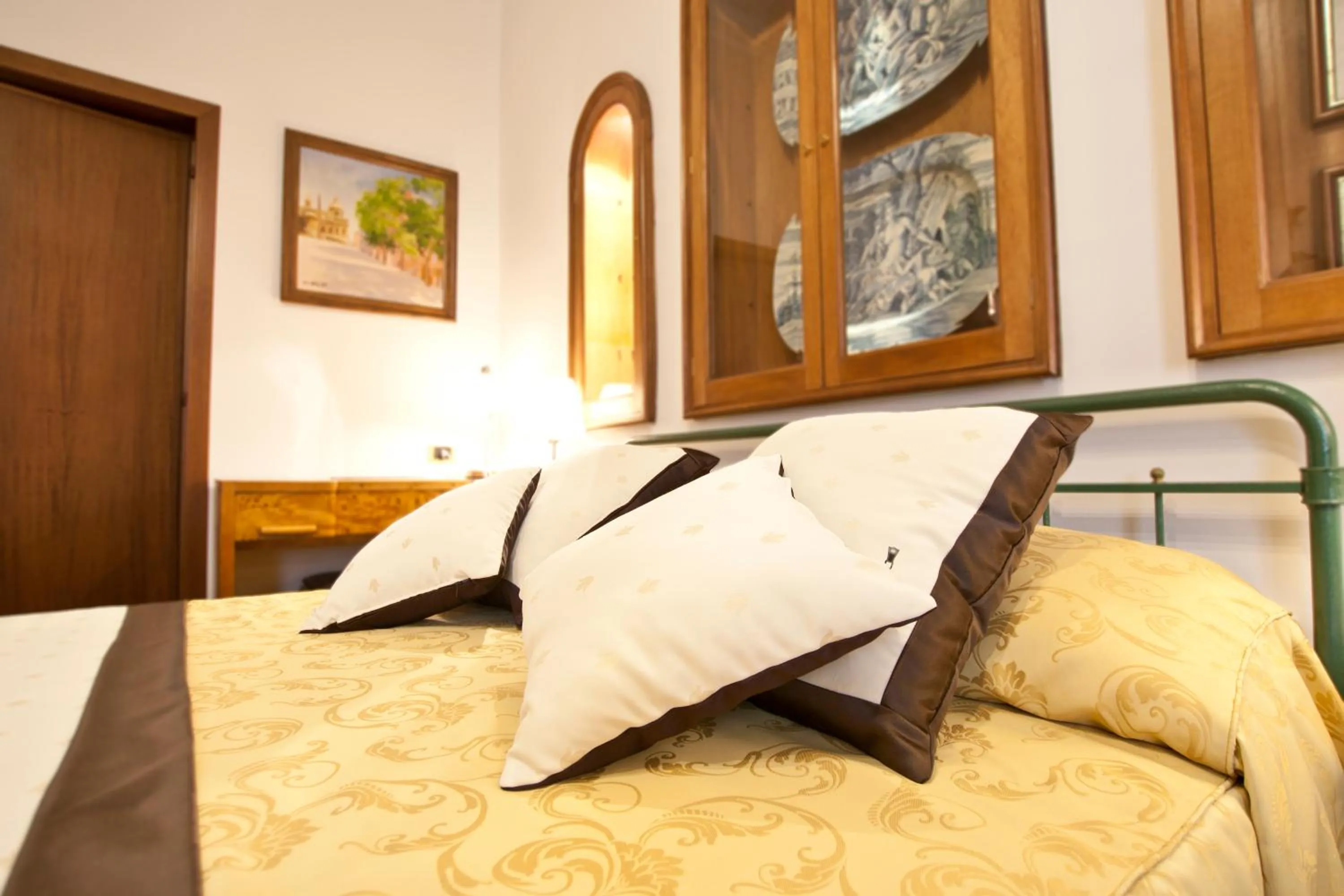 Bed in Guesthouse Borromeo Roma