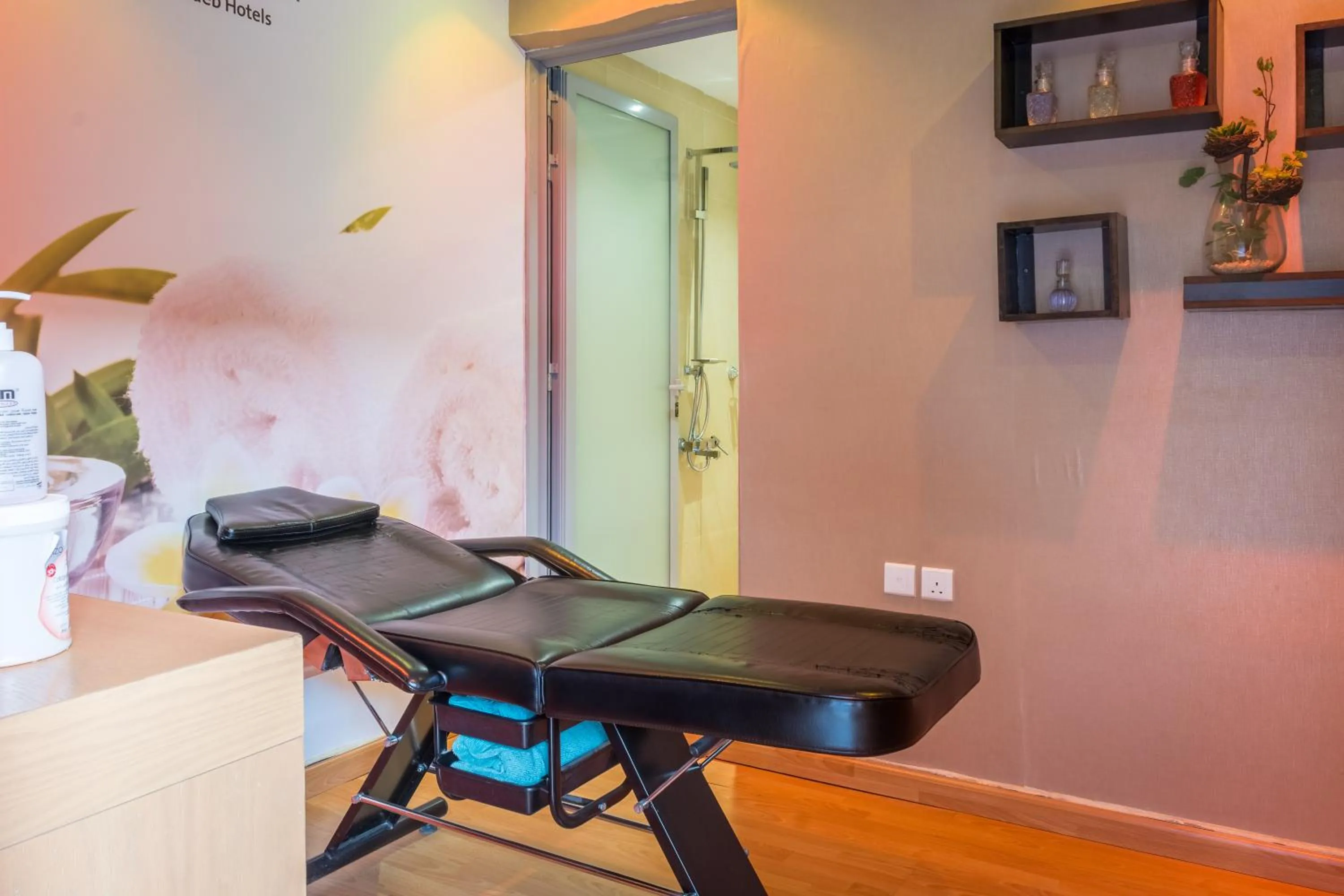 Massage in Al Muahidb Residence Al Takhasossi 4