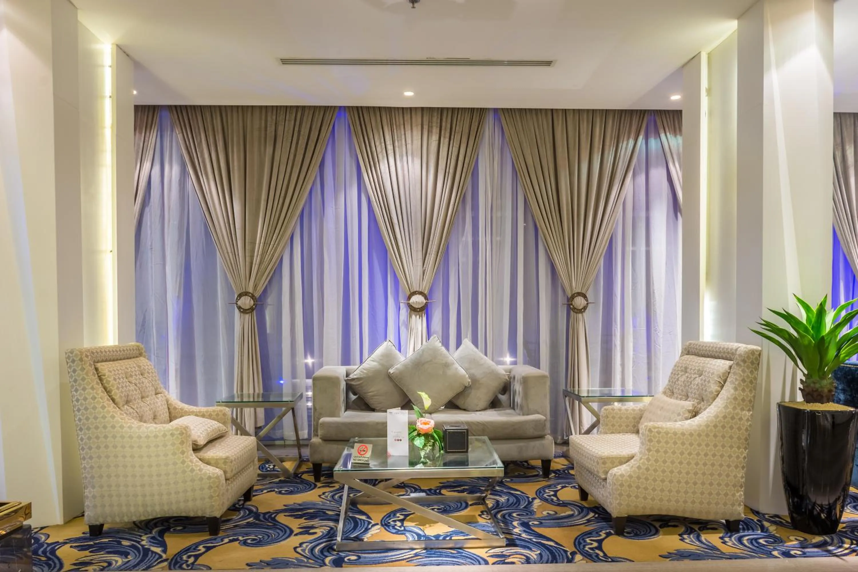 Lobby or reception in Al Muahidb Residence Al Takhasossi 4