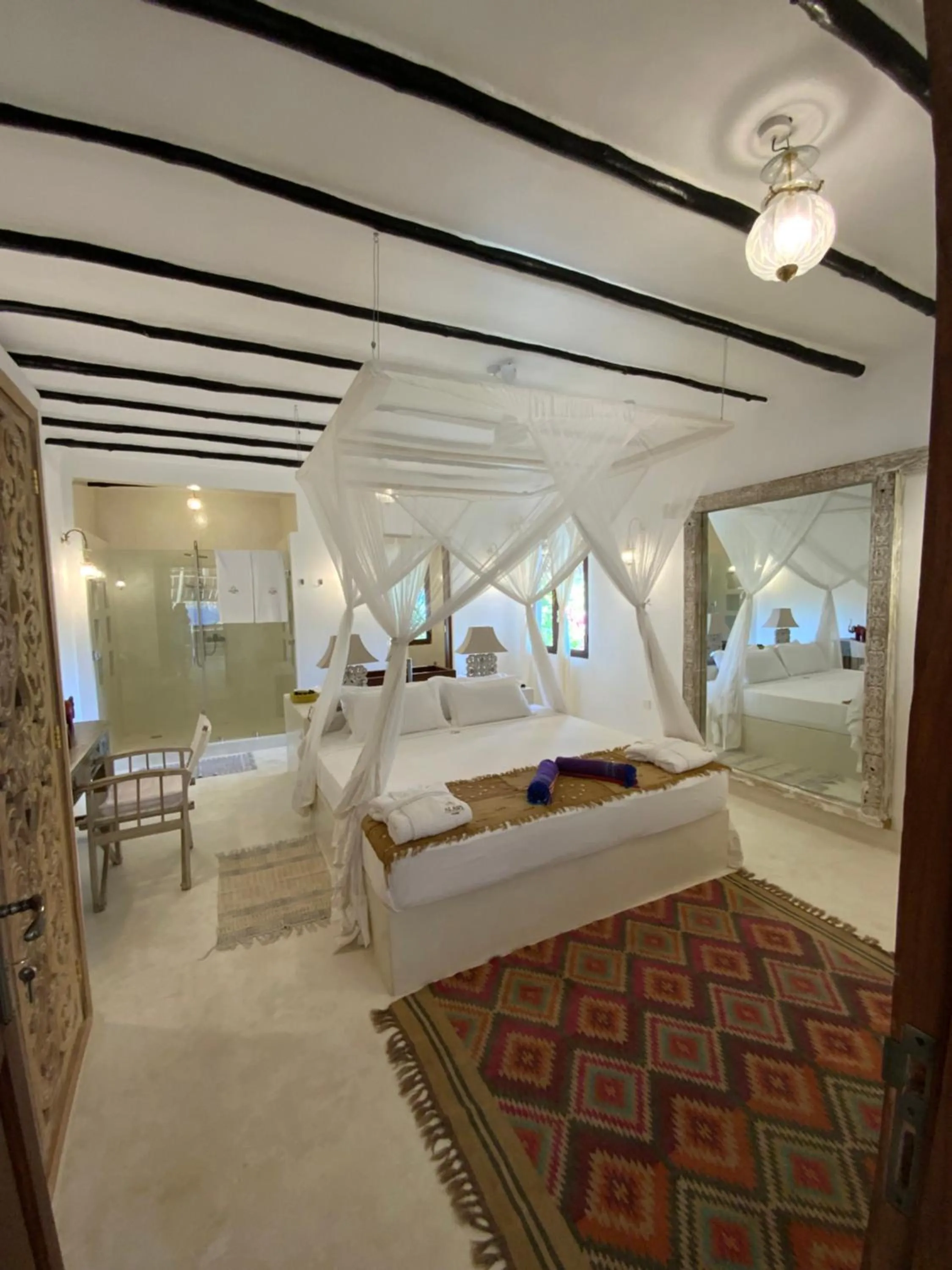 King Room with Pool View - single occupancy in Alawi Home