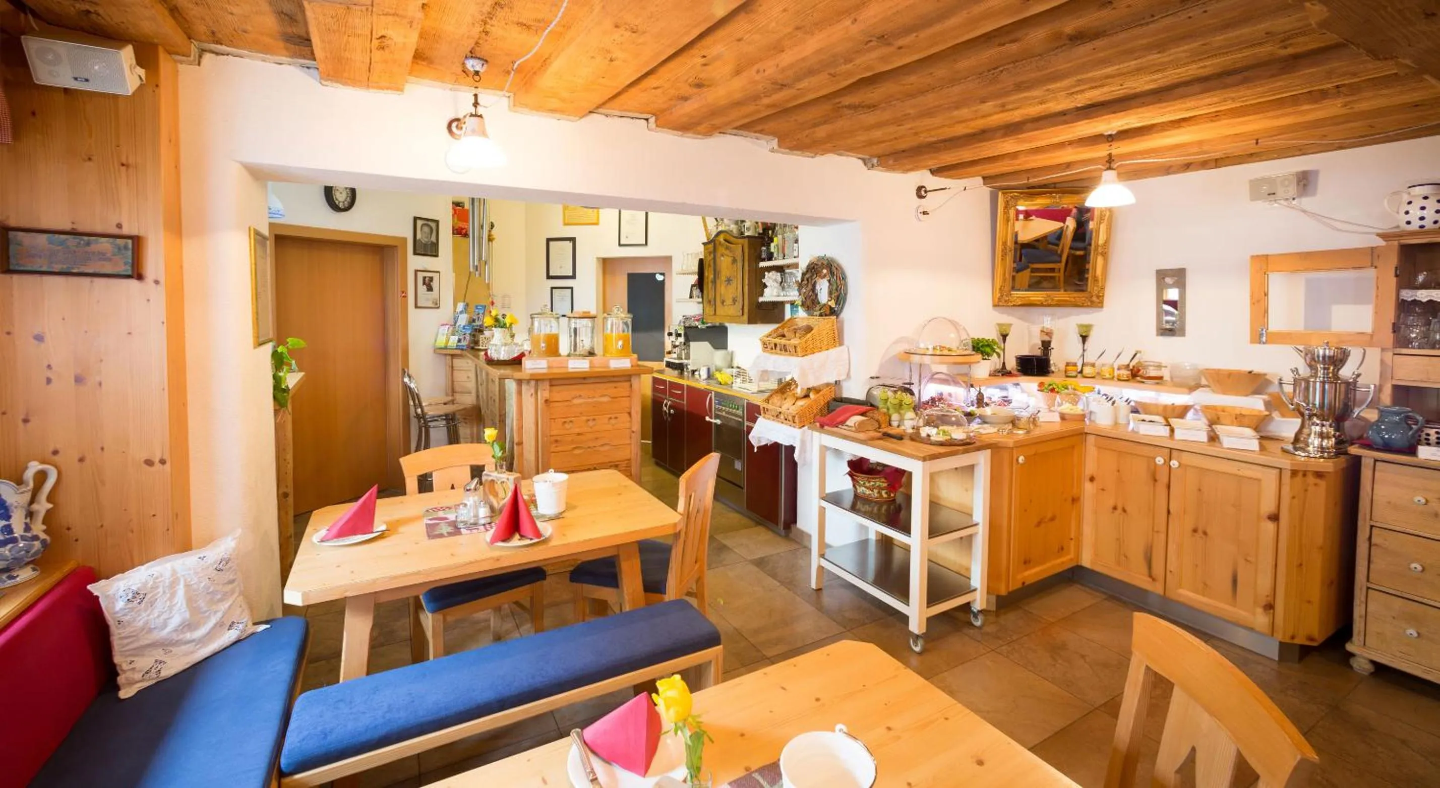 Restaurant/places to eat in Das kleine Bio Hotel Tiefenbach