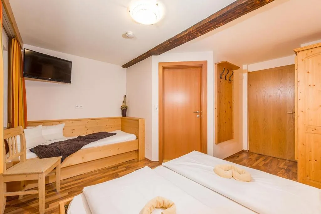 Bed in Das kleine Bio Hotel Tiefenbach