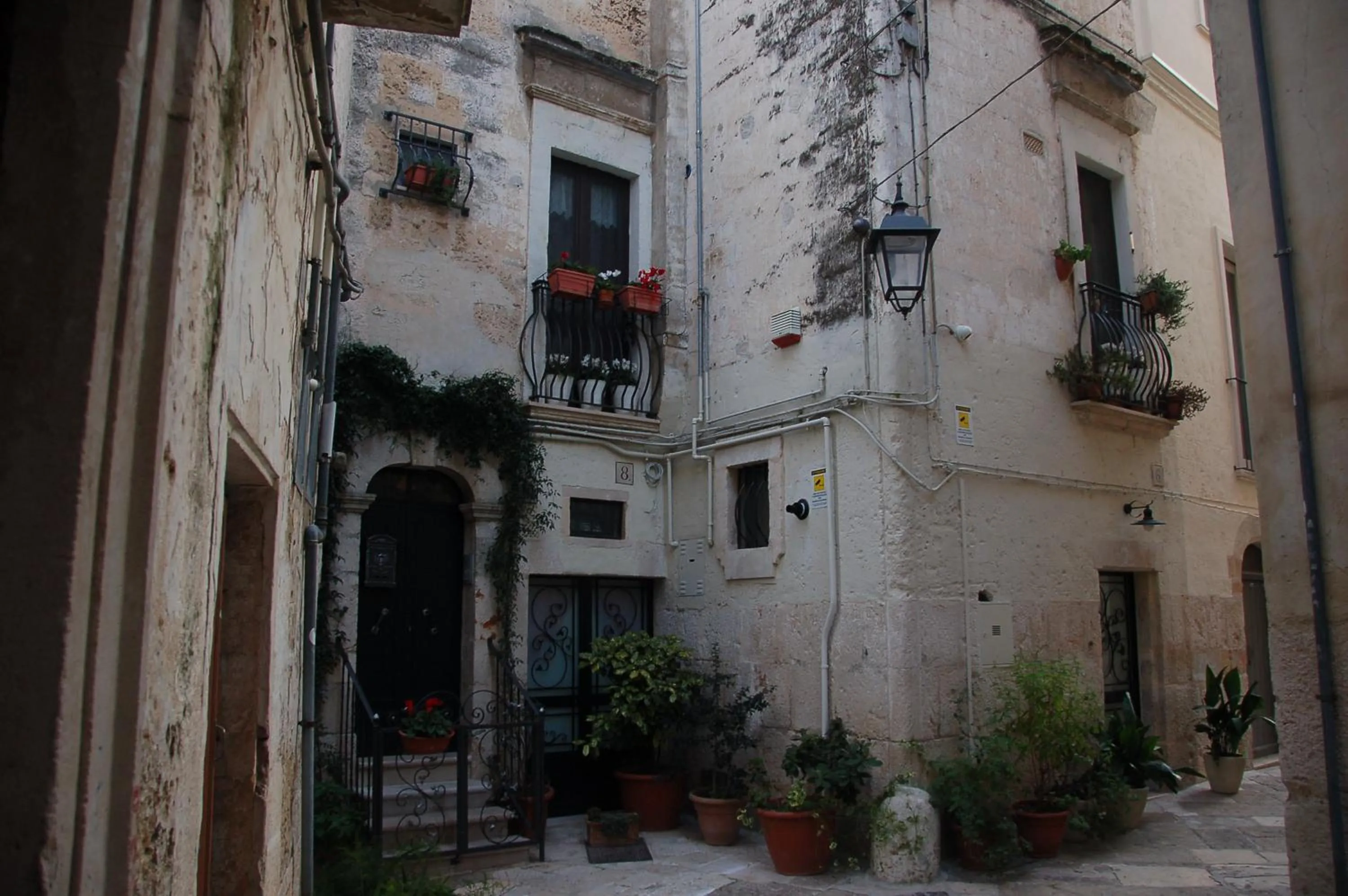 Property building in Antro delle Muse