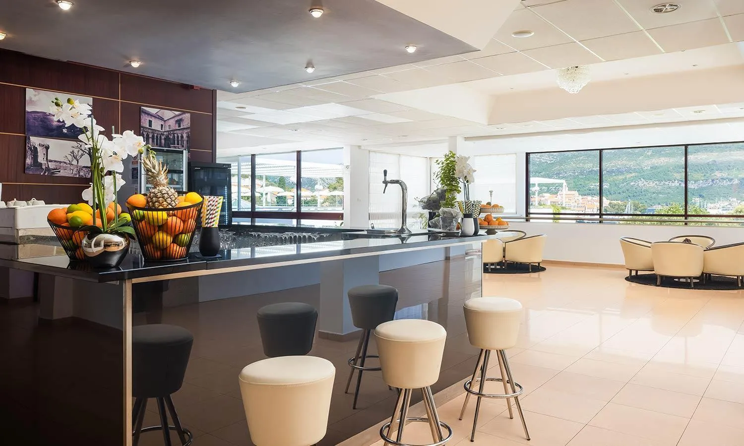 Lounge or bar in Marko Polo Maradiso Hotel by Aminess