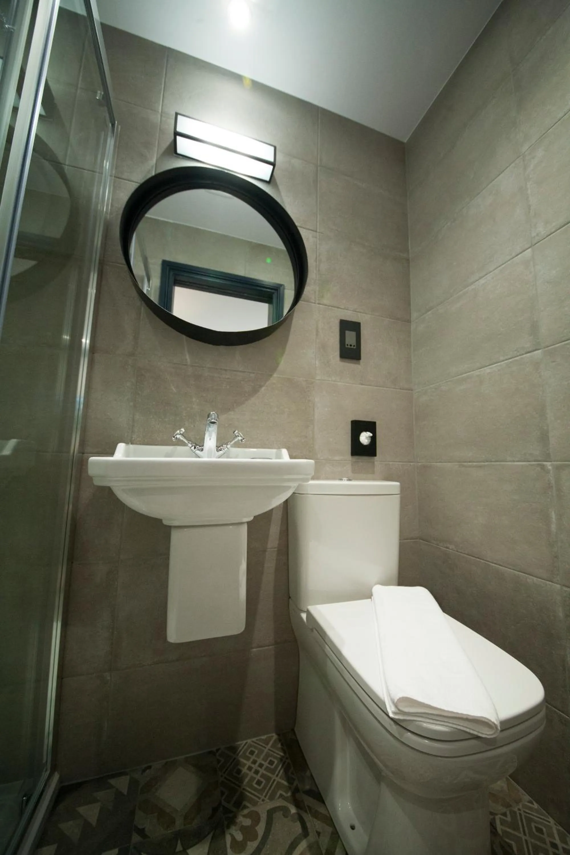 Toilet in The House of Toby