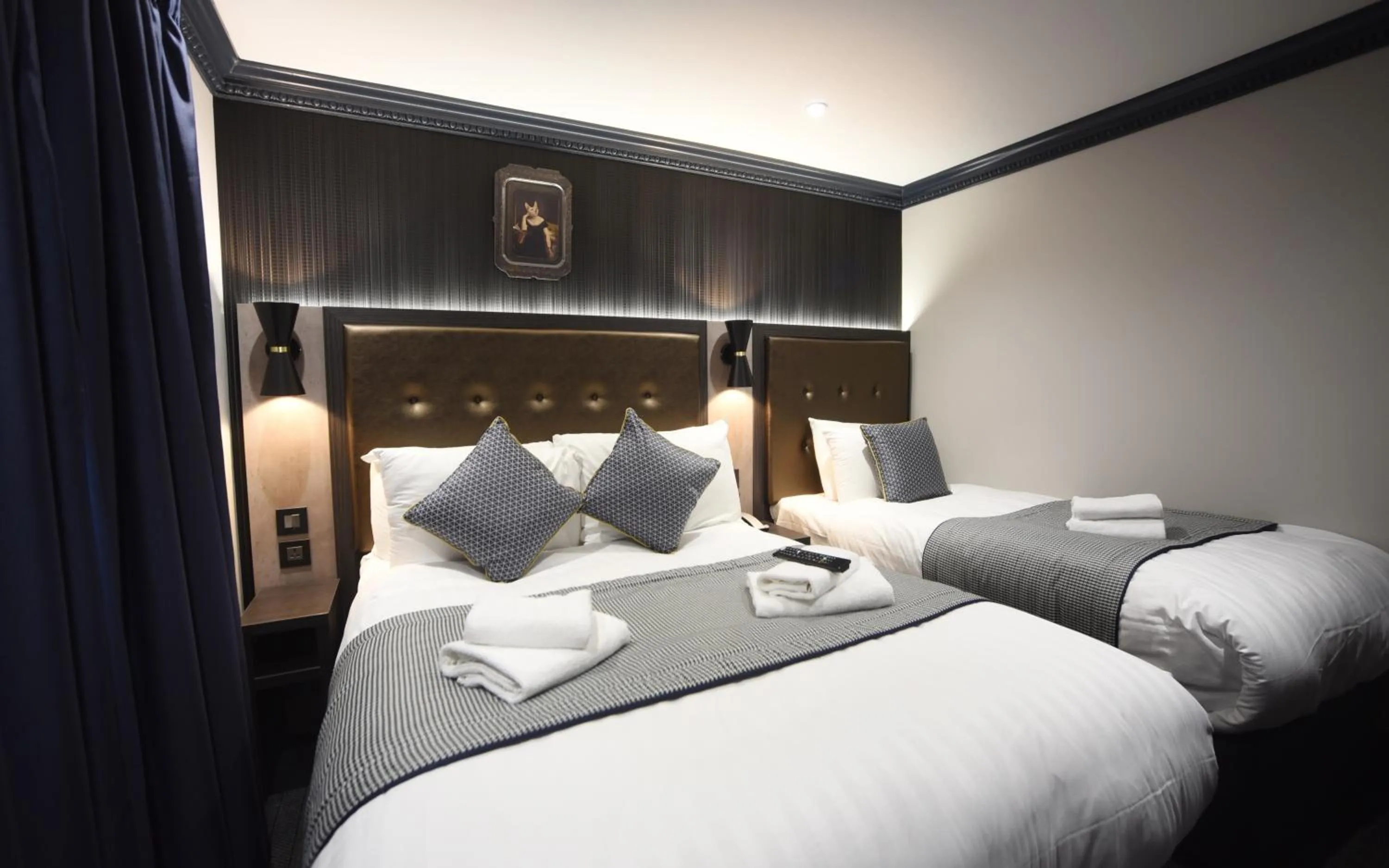 Photo of the whole room, Bed in The House of Toby