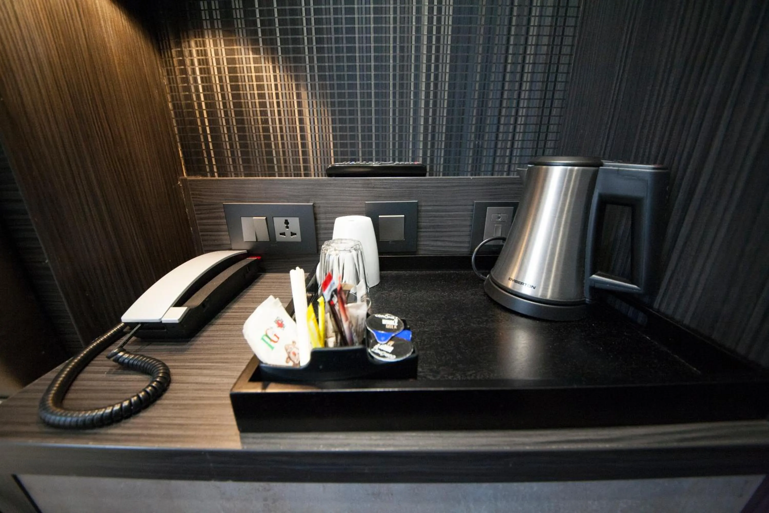 Coffee/tea facilities in The House of Toby