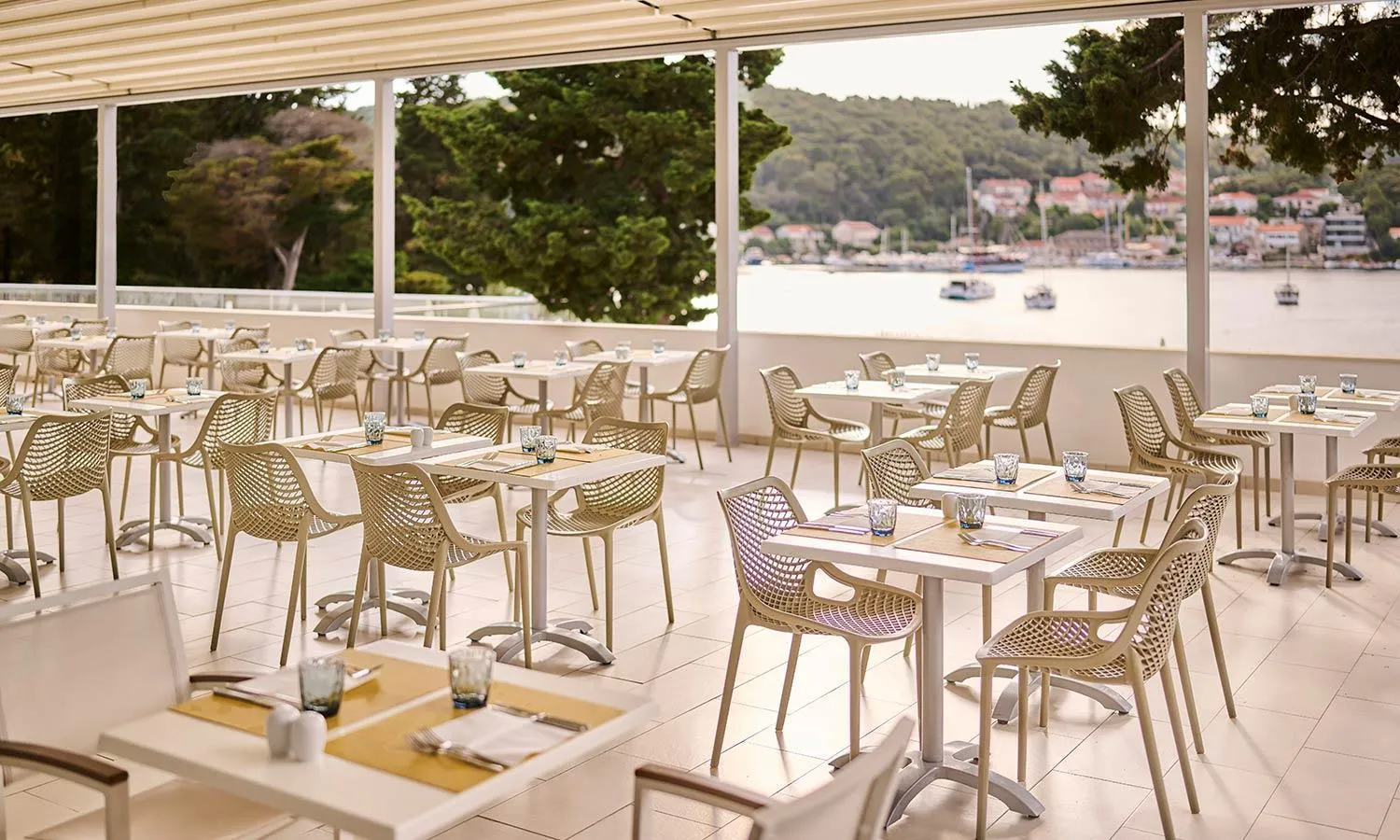 Restaurant/places to eat in Aminess Vival Port9 Resort