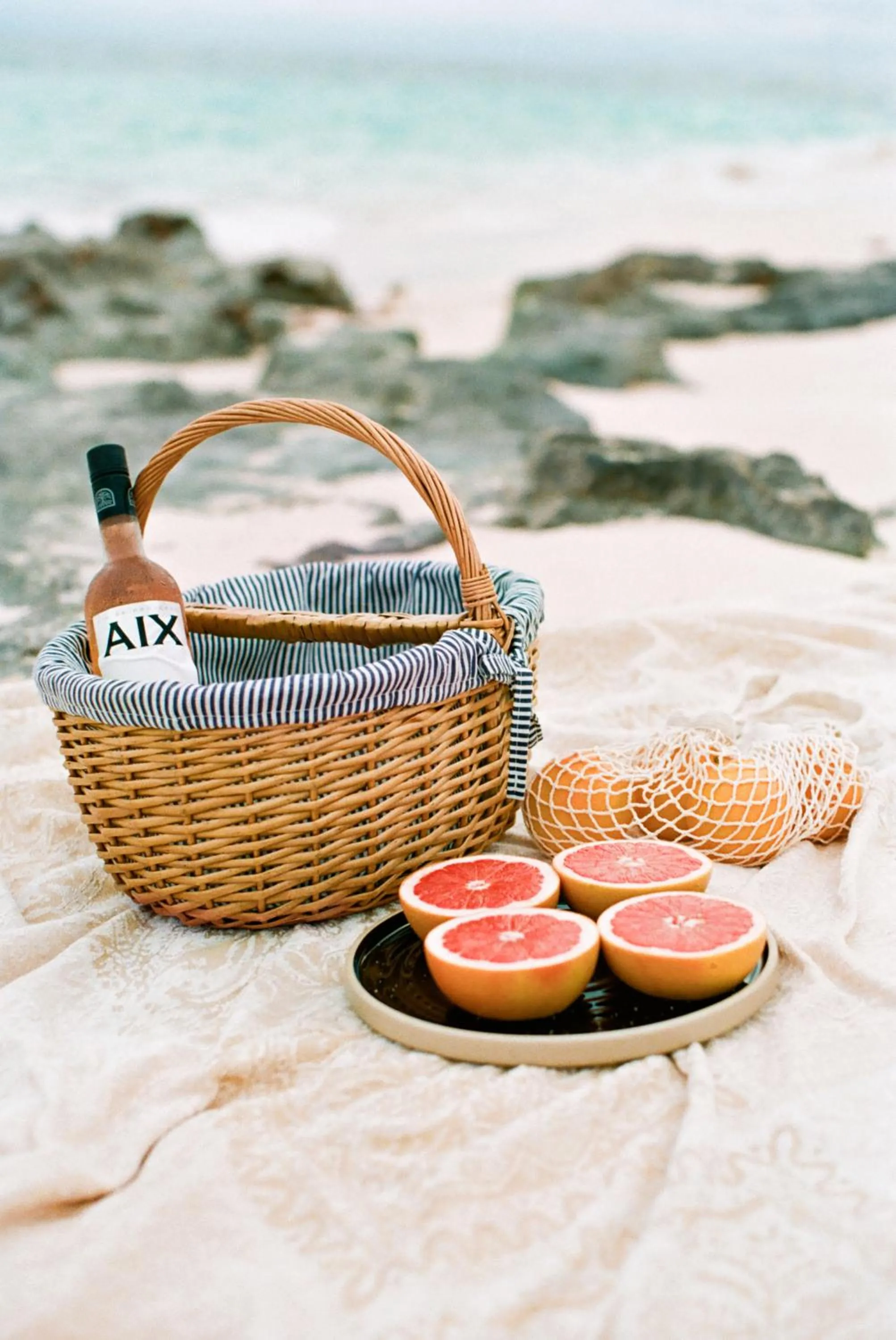 Food and drinks in The Loren at Pink Beach