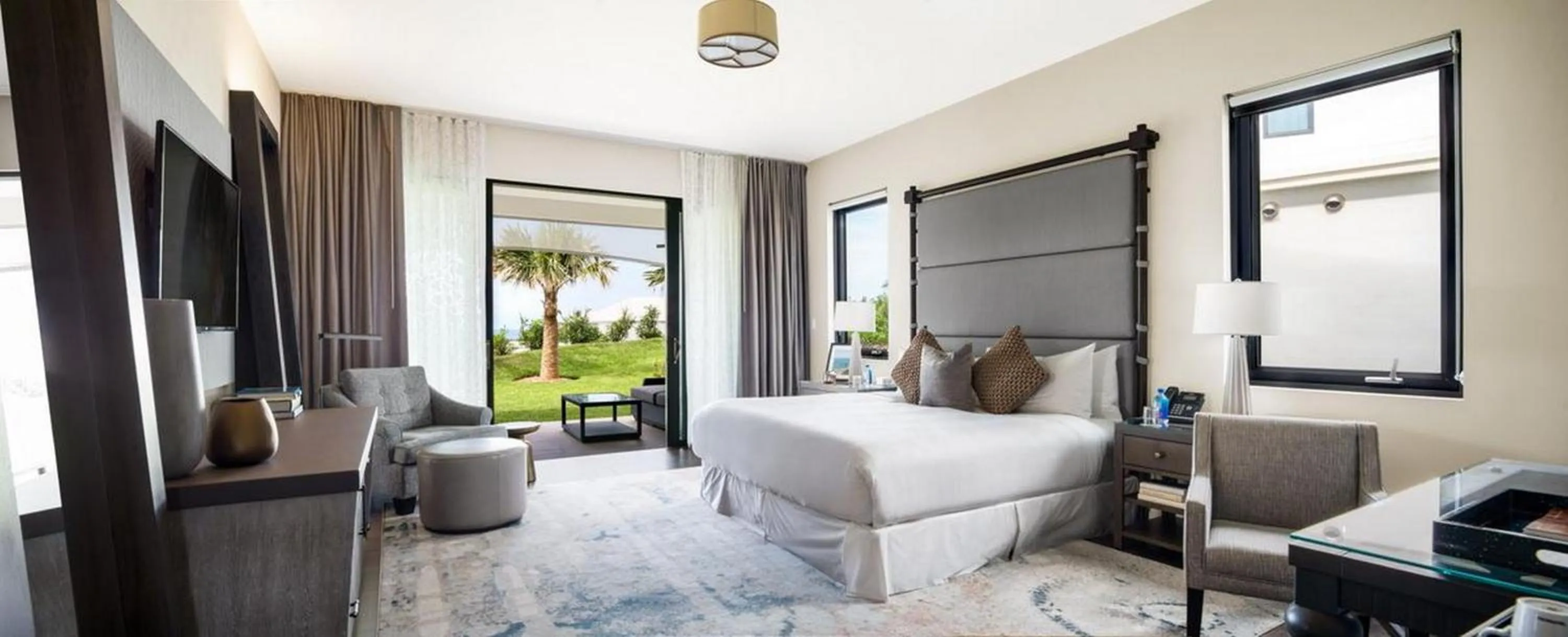 Photo of the whole room in The Loren at Pink Beach