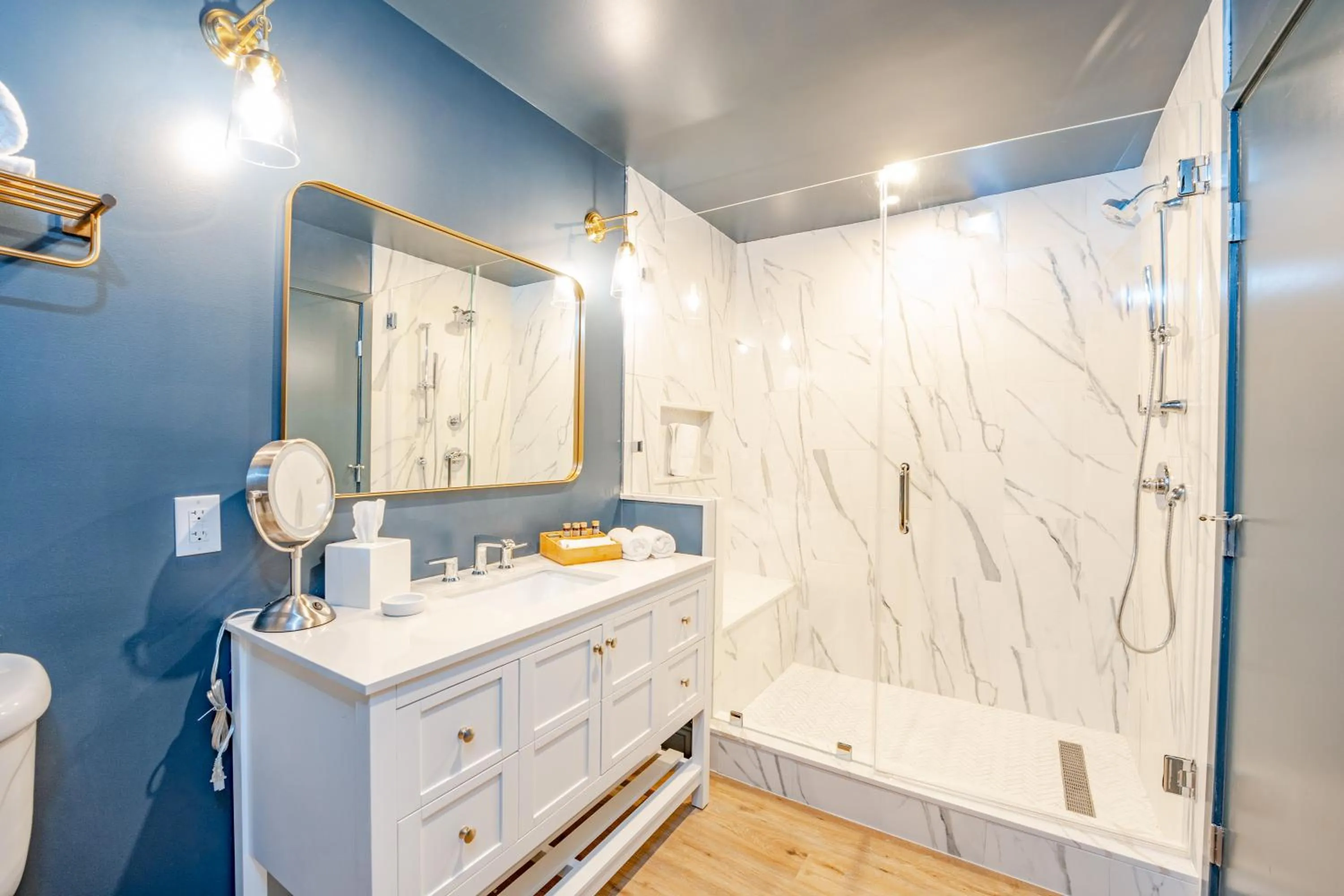 Shower in The Inn at LBI National Golf & Resort