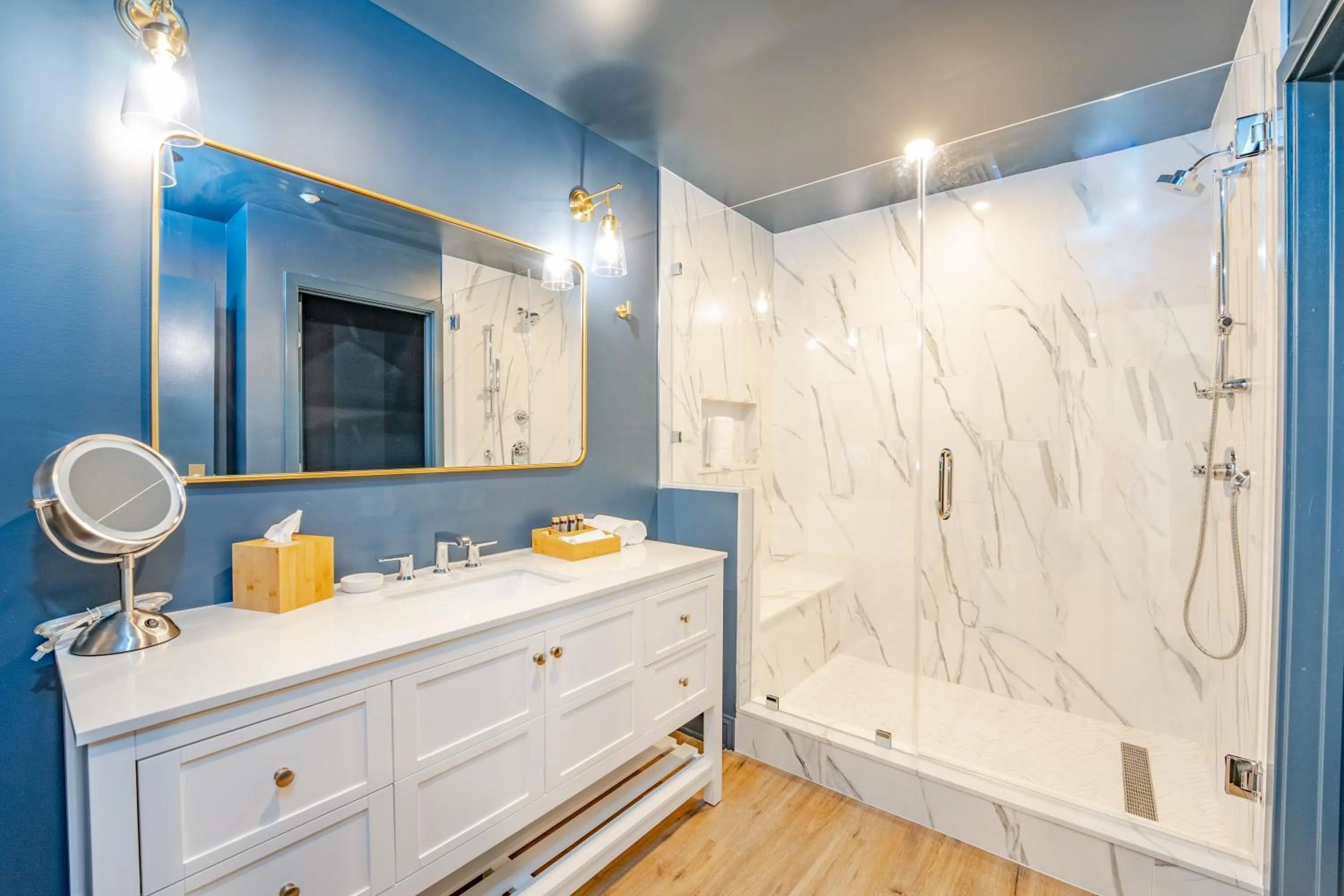 Shower in The Inn at LBI National Golf & Resort