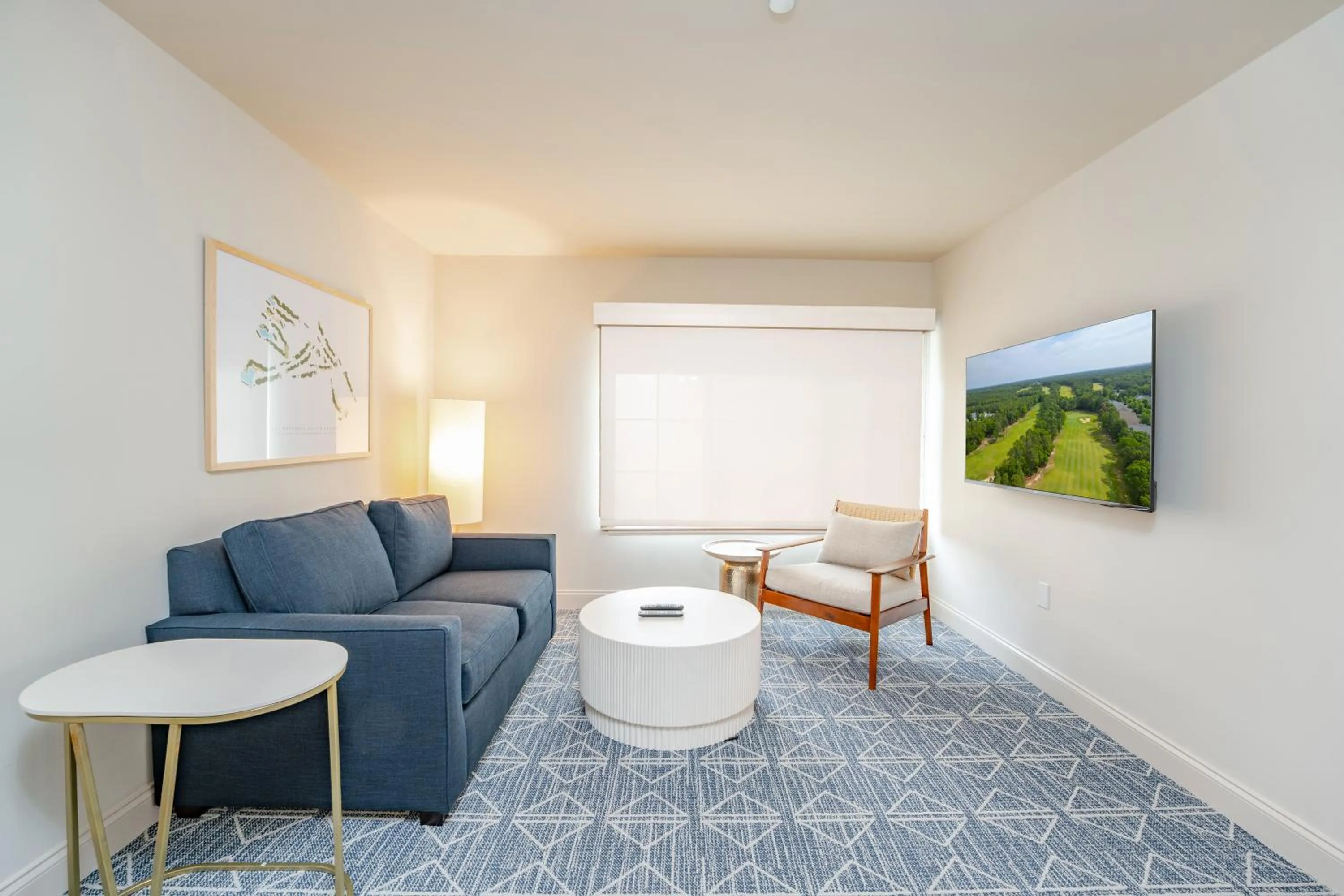 TV and multimedia in The Inn at LBI National Golf & Resort