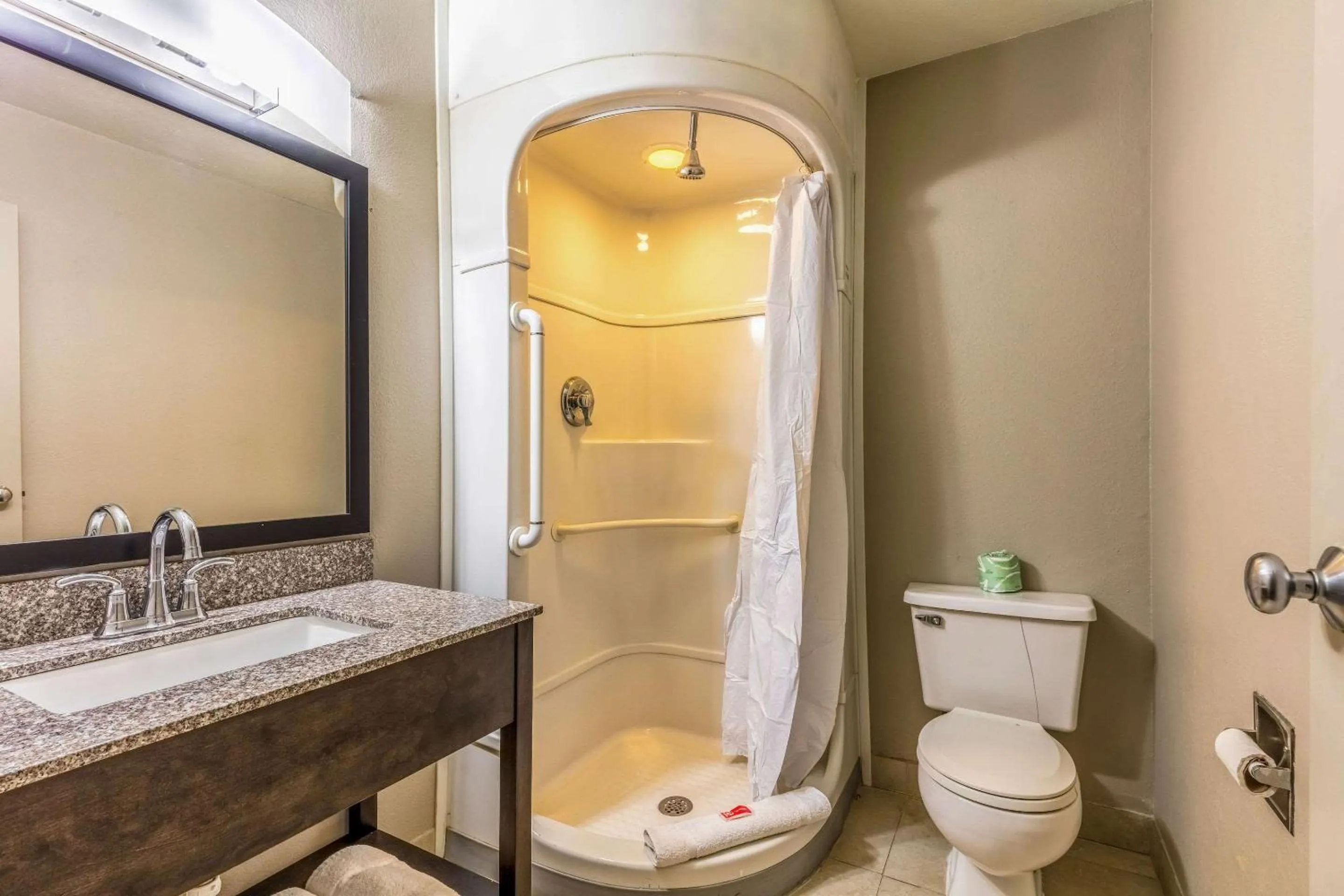 Photo of the whole room, Bathroom in Econo Lodge