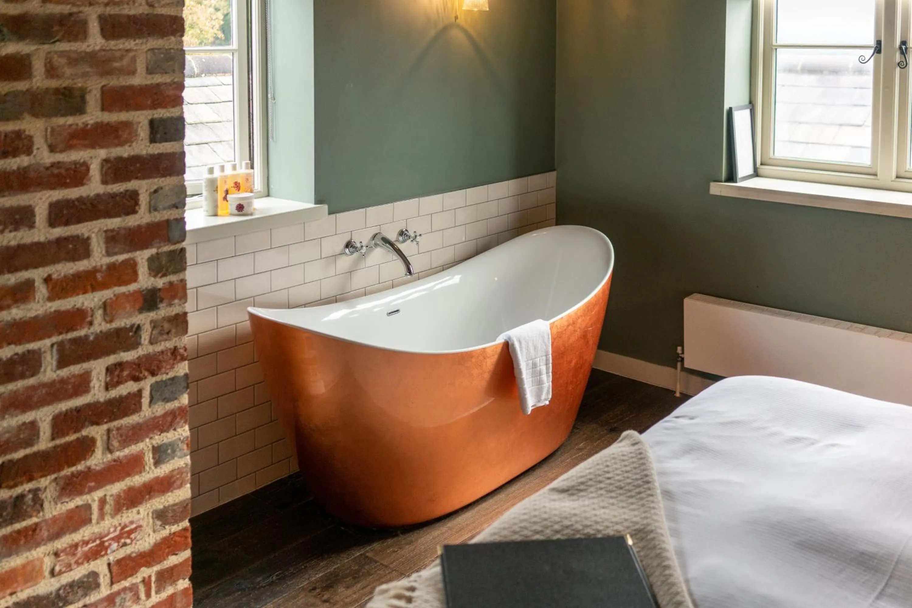 Photo of the whole room, Bed in The Welldiggers Arms