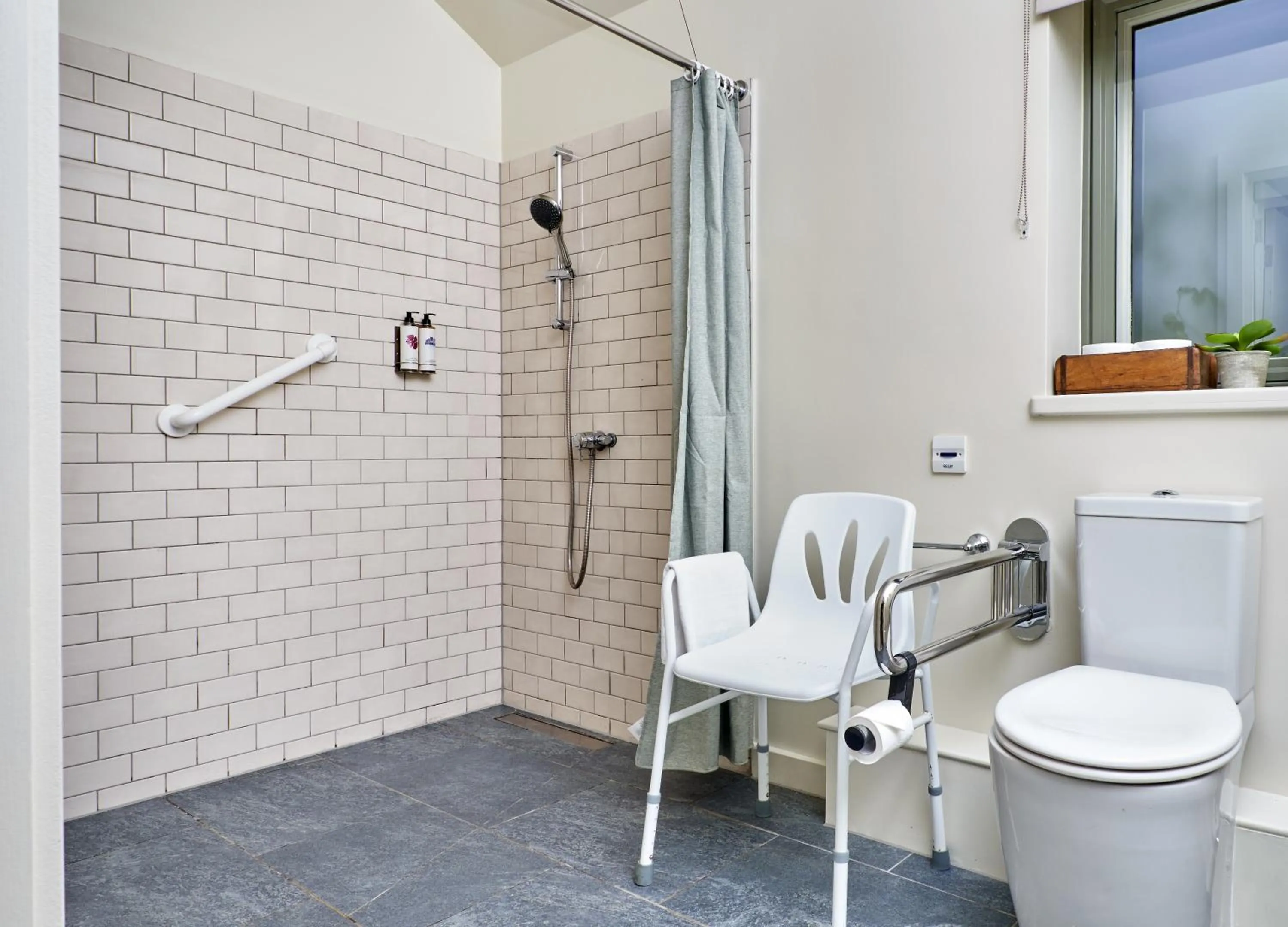 Bathroom in The Welldiggers Arms